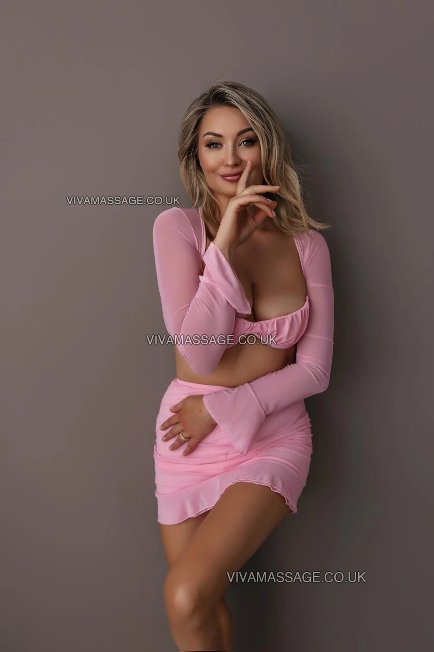 Photo 16 of Lusty Lina