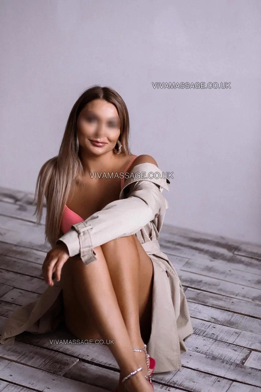 Photo 10 of Lusty Lina