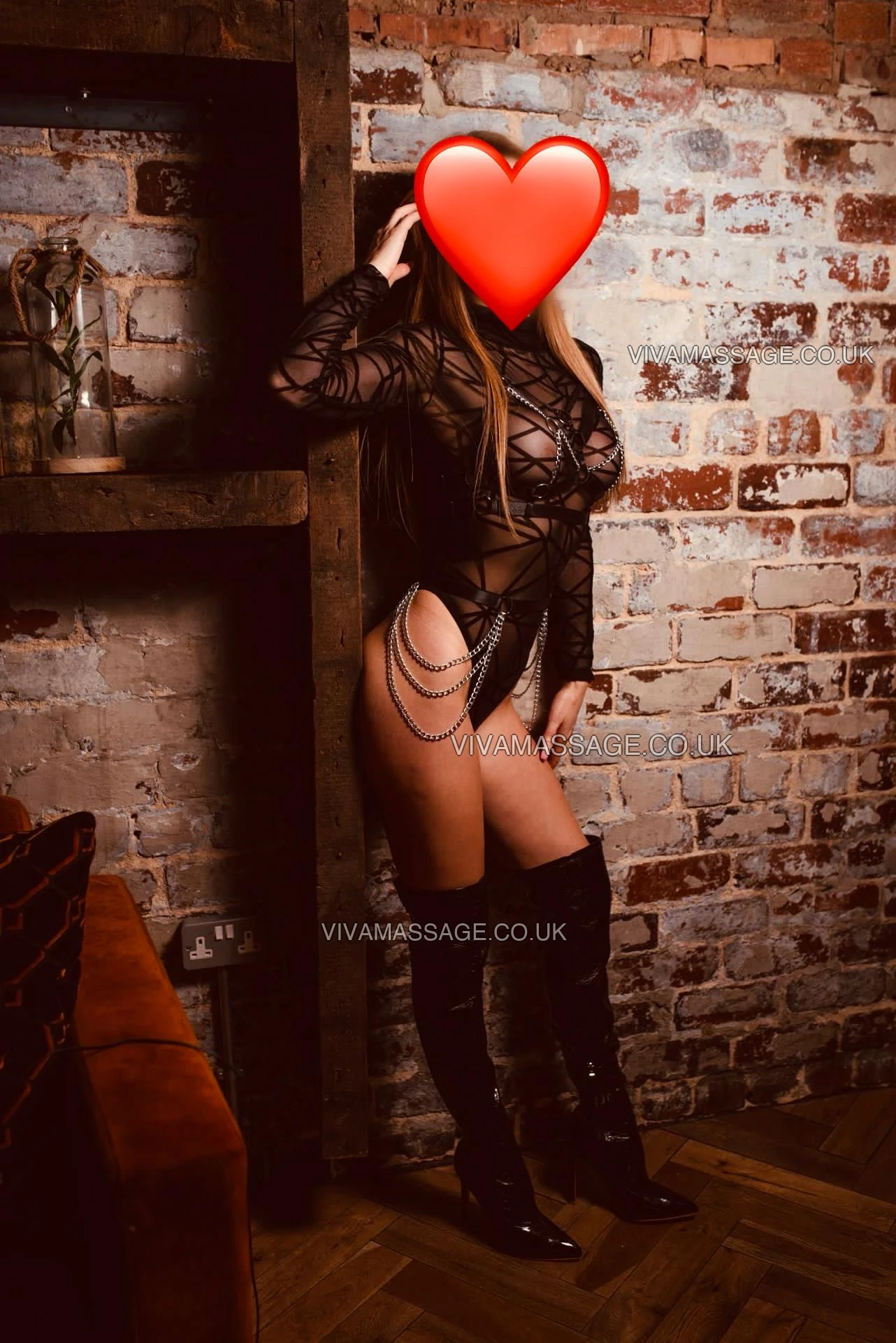 Photo 11 of Emily Thorne