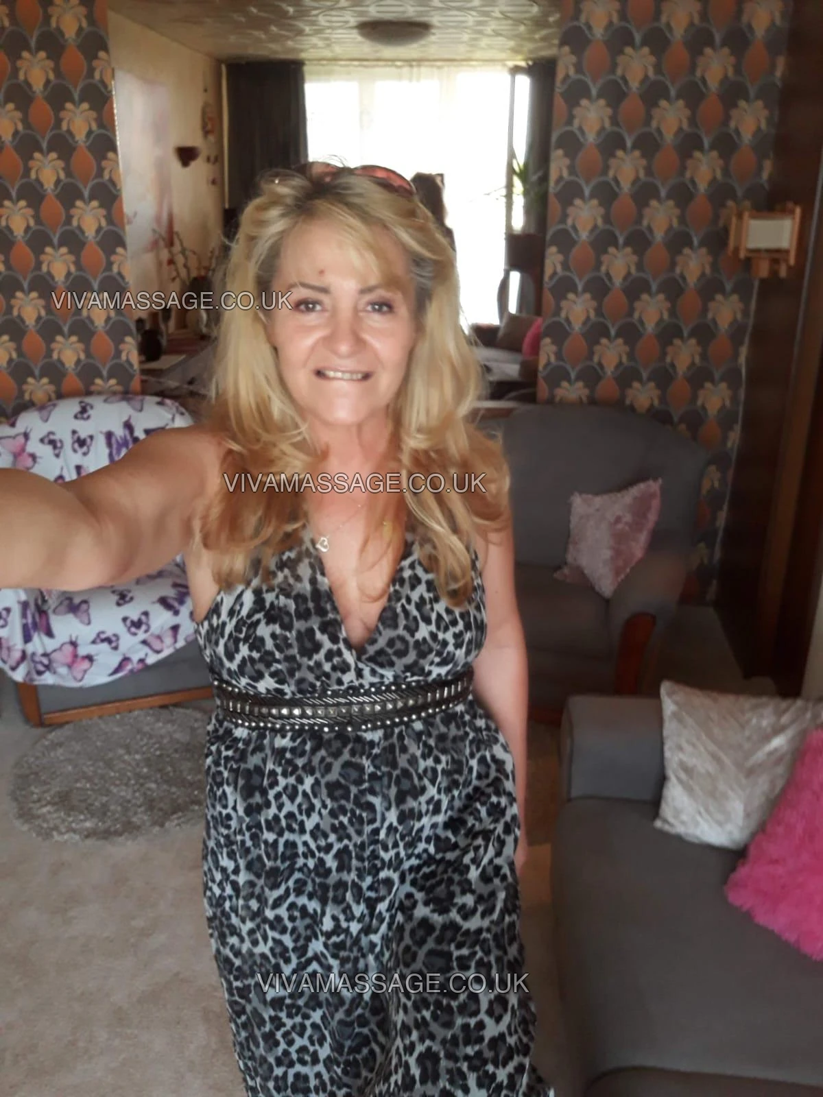 Photo 2 of Magical-Hands-Camila