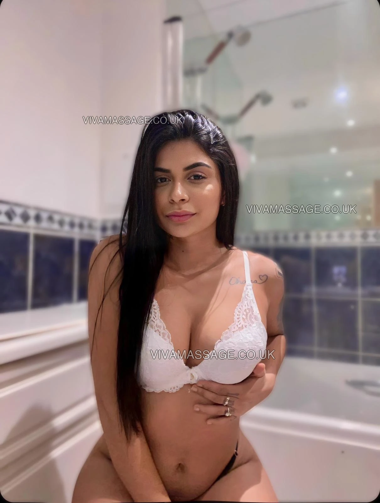 Photo 2 of Julia Eloise