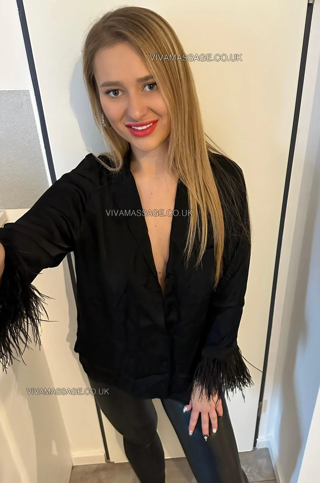 Photo 7 of Laura//Laura