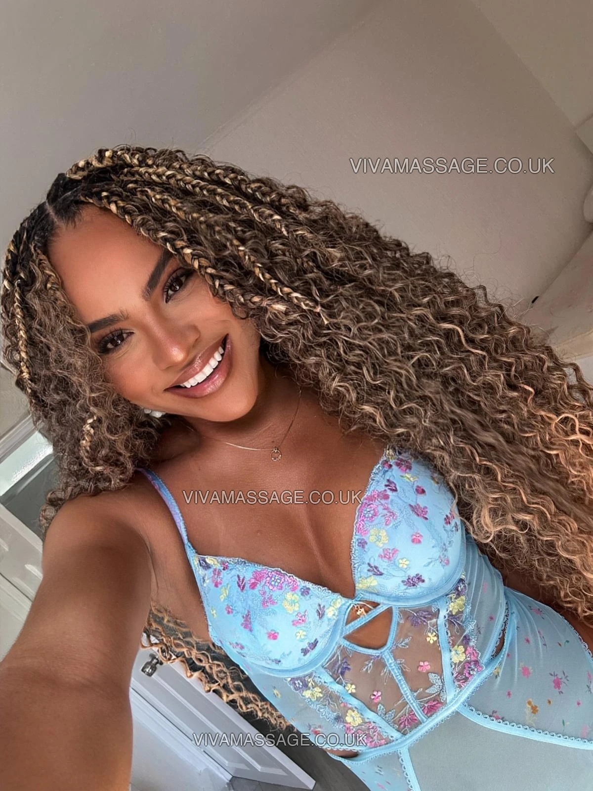 Photo 7 of Stella party girl