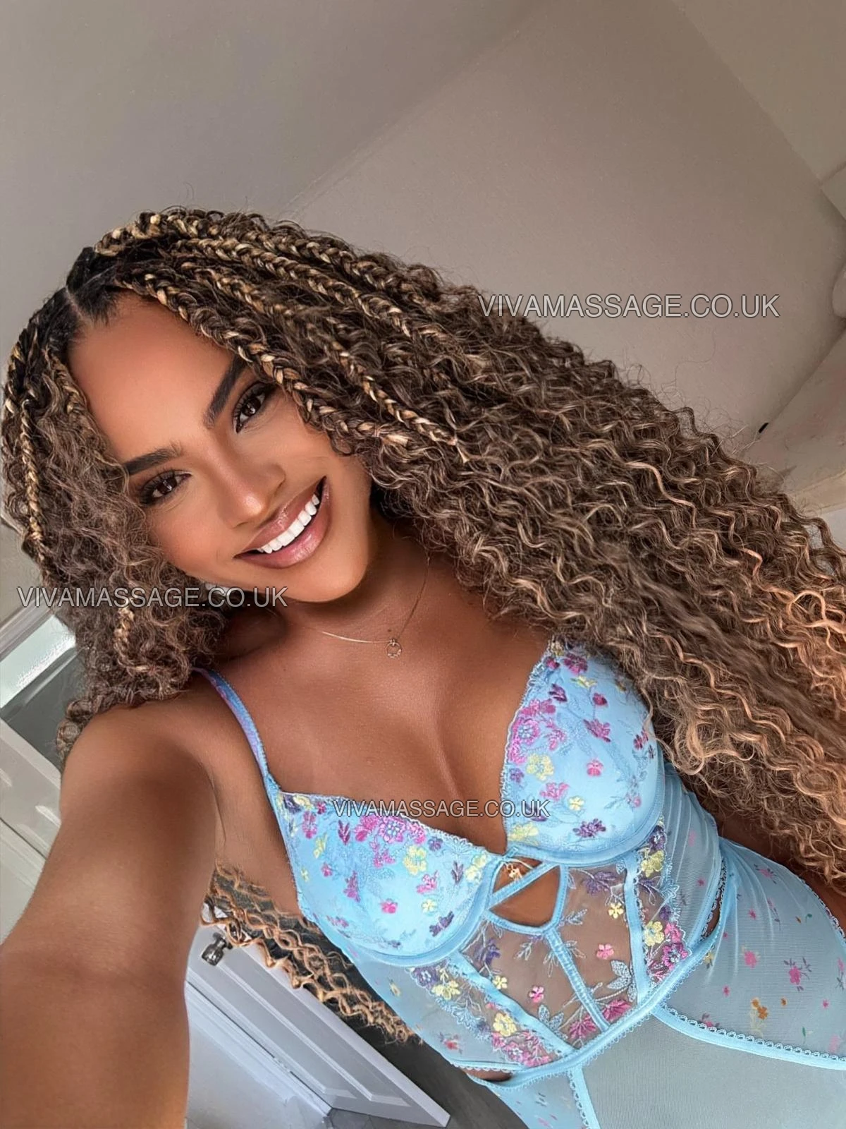 Photo 8 of Stella party girl