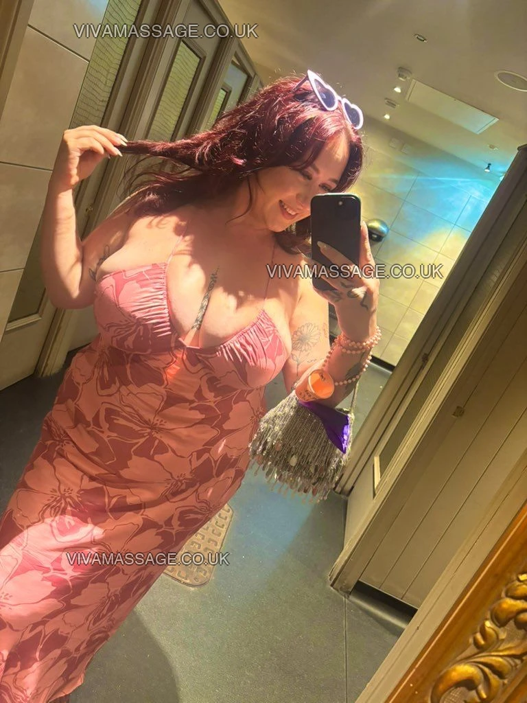 Photo 10 of Daisy Gold