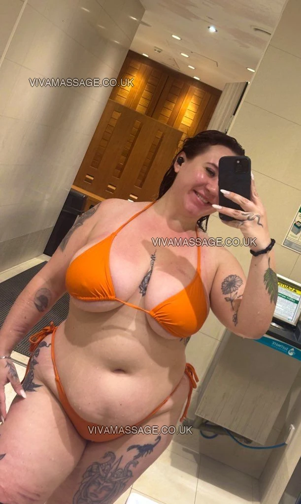 Photo 12 of Daisy Gold