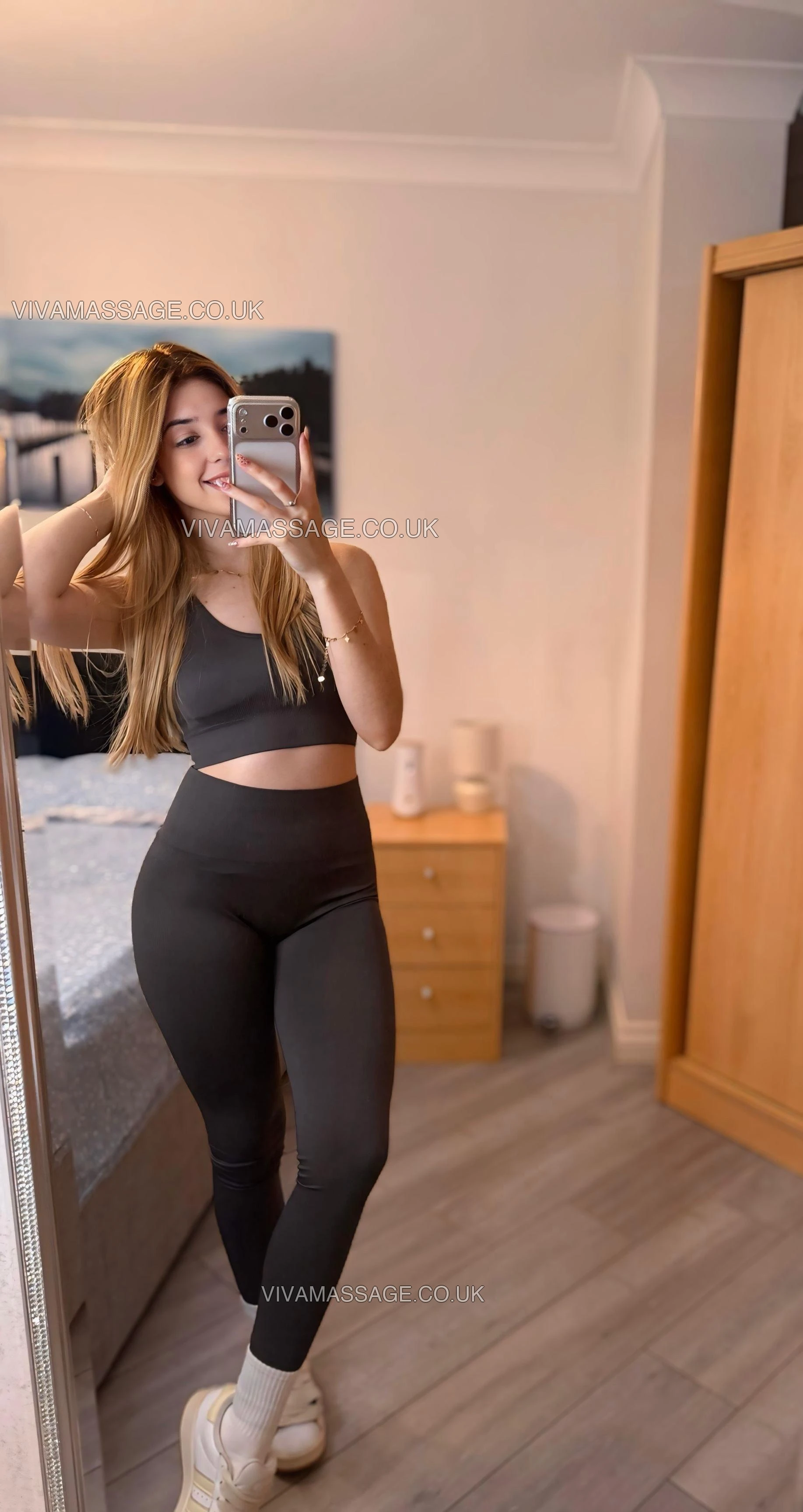 Photo 3 of Camila-babe