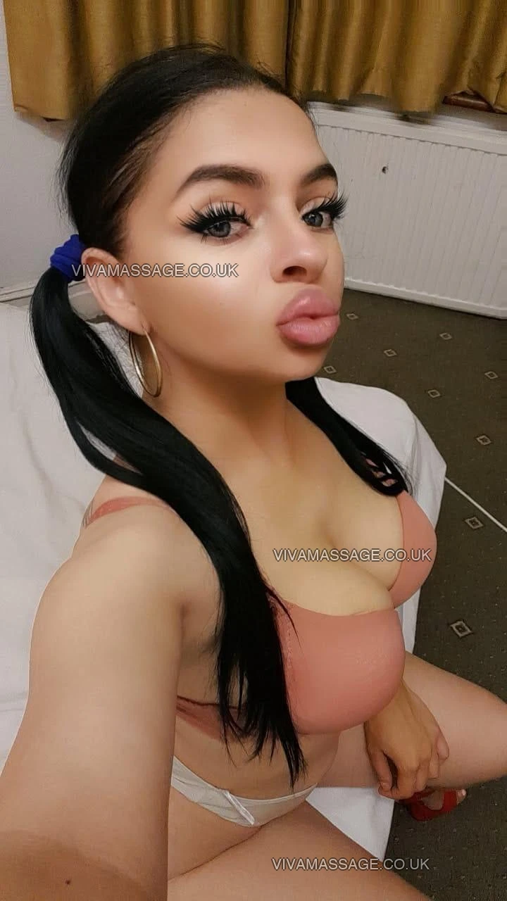 Photo 18 of elisasexy