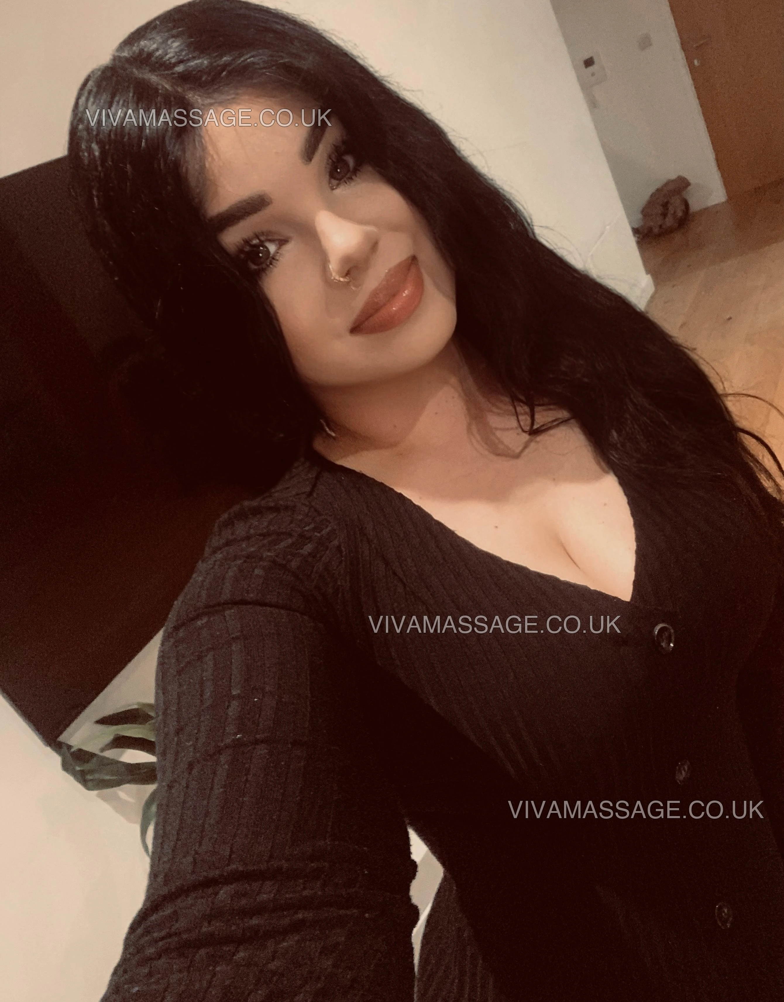 Photo 1 of Lola_Bennett