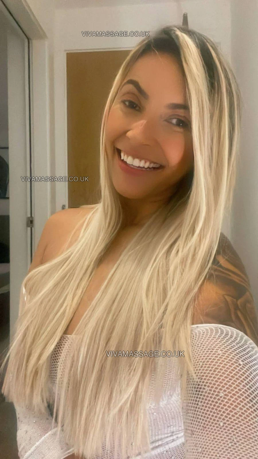 Photo 4 of EDUARDA_BLOND