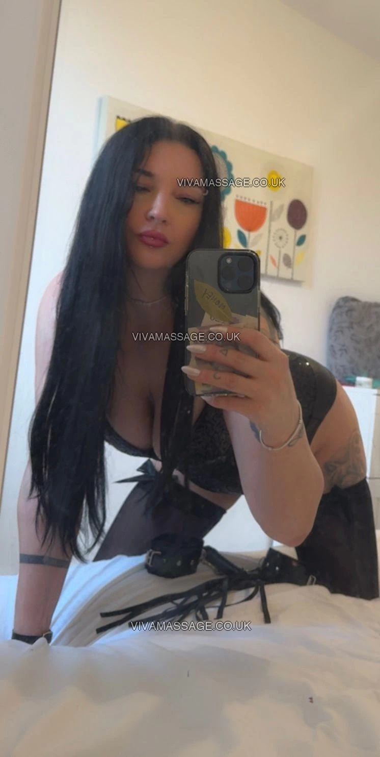 Photo 8 of Seductive.Isabella