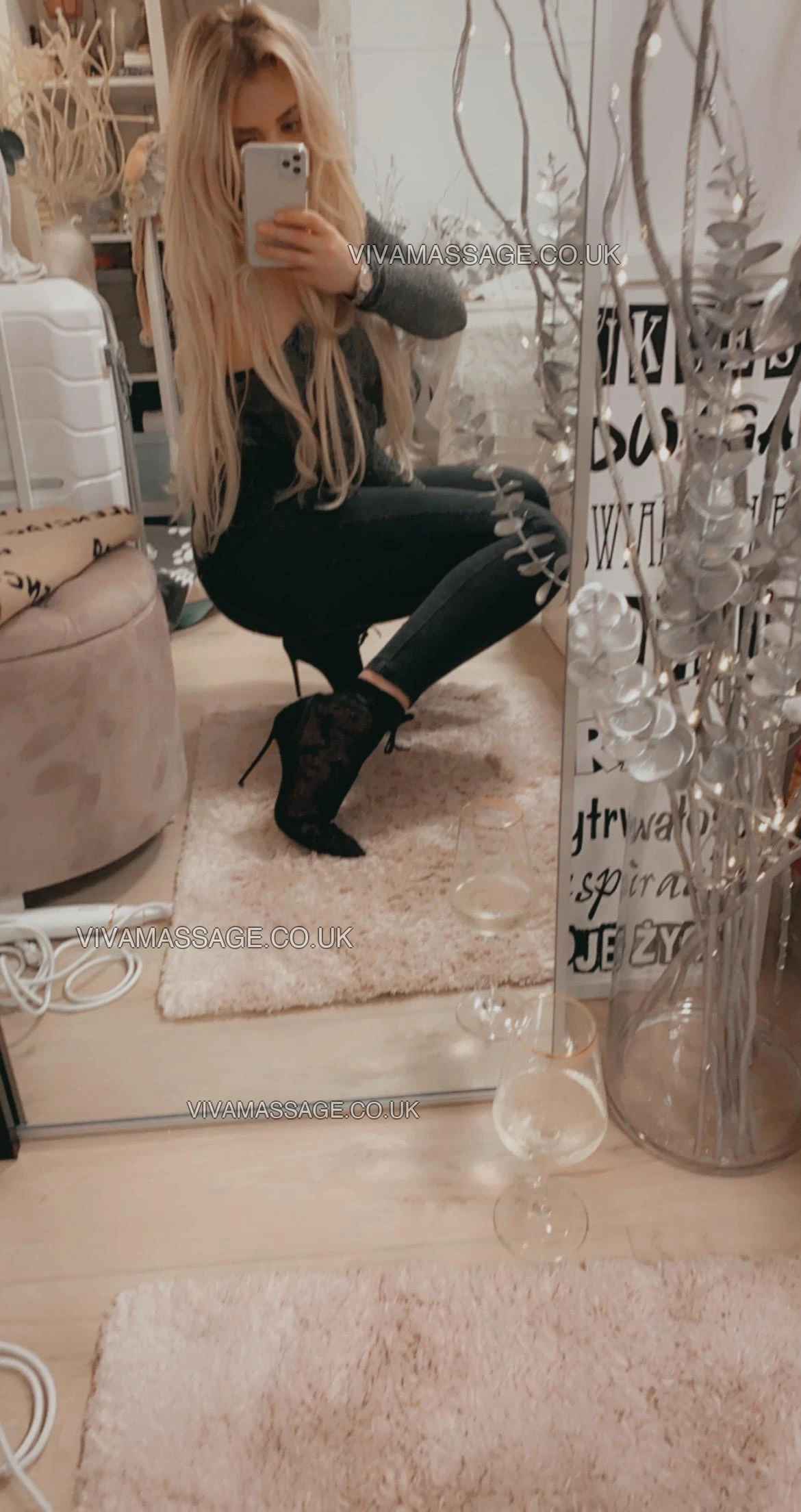 Photo 9 of —Lara—