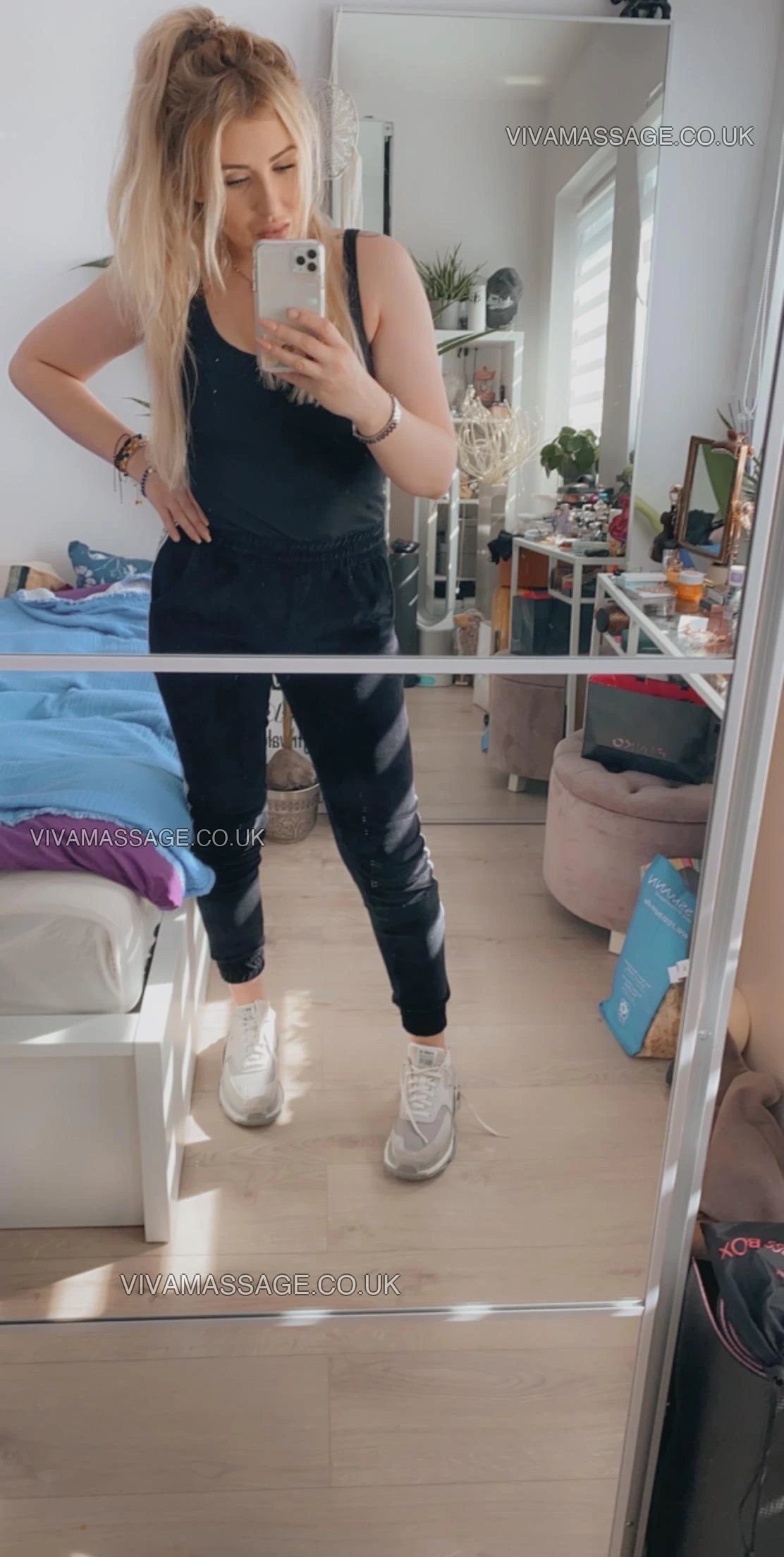 Photo 10 of —Lara—