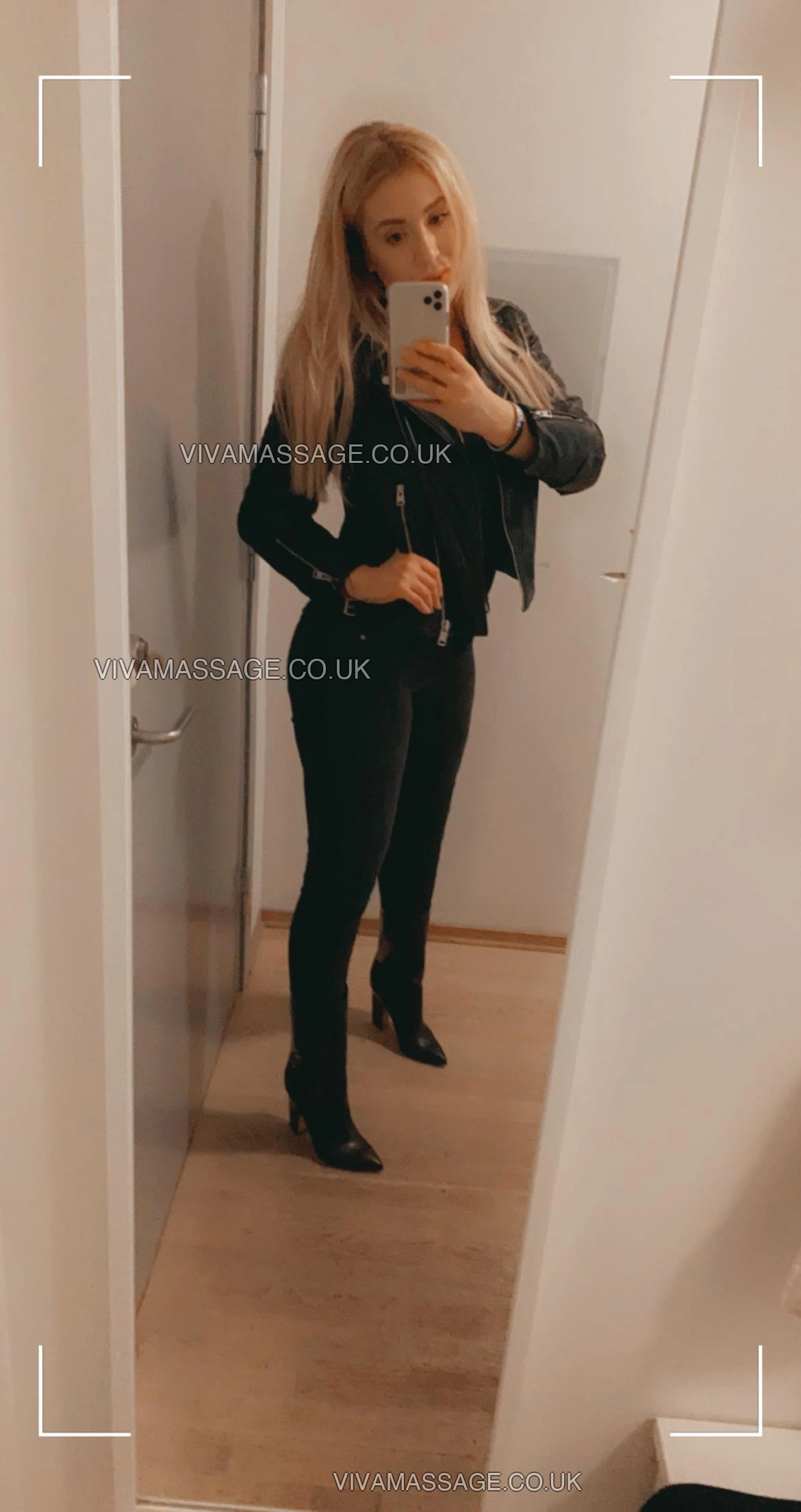 Photo 15 of —Lara—