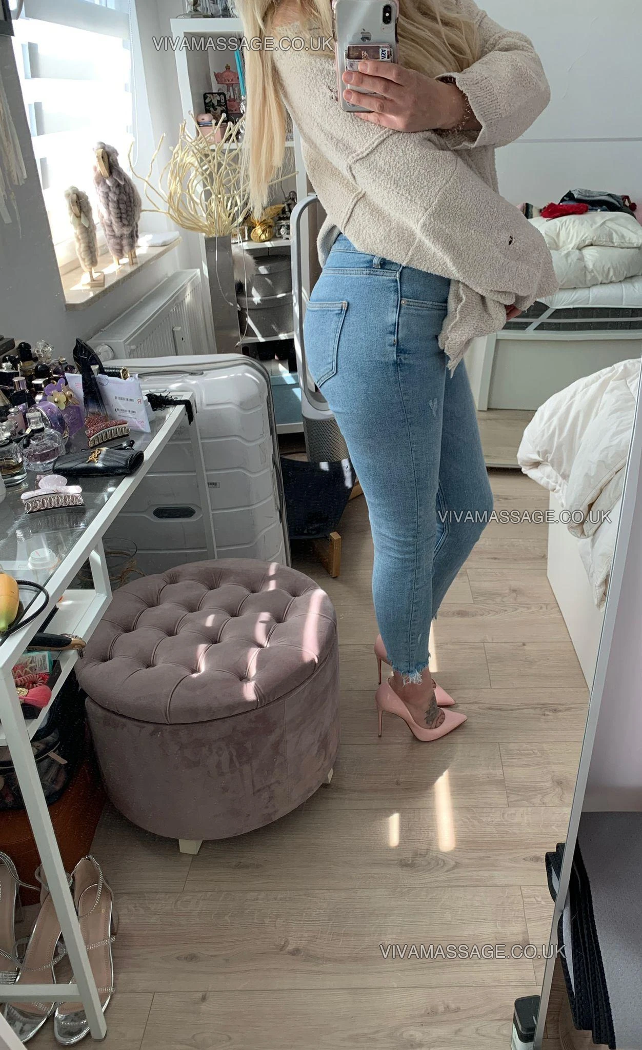 Photo 23 of —Lara—