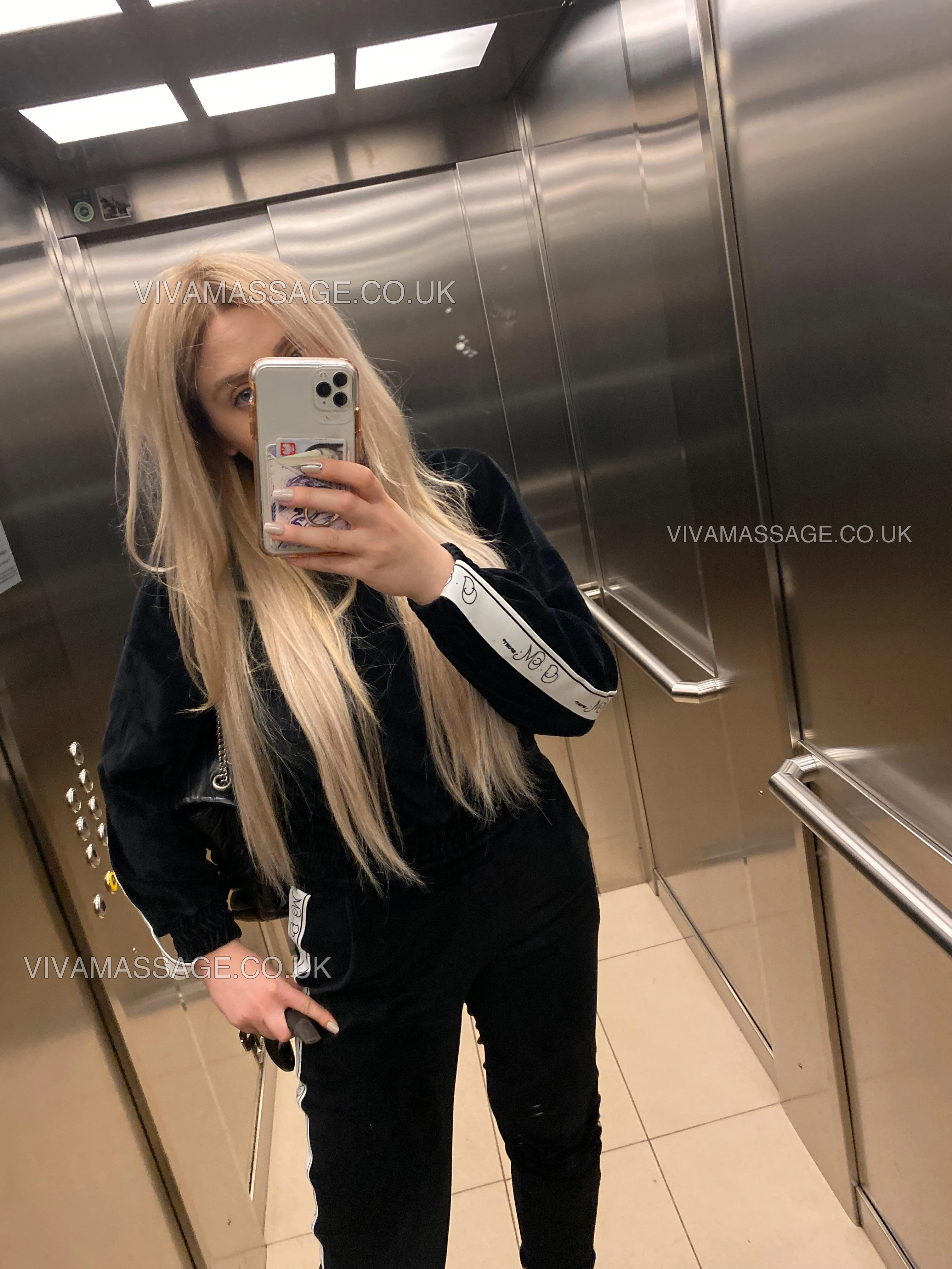 Photo 25 of —Lara—