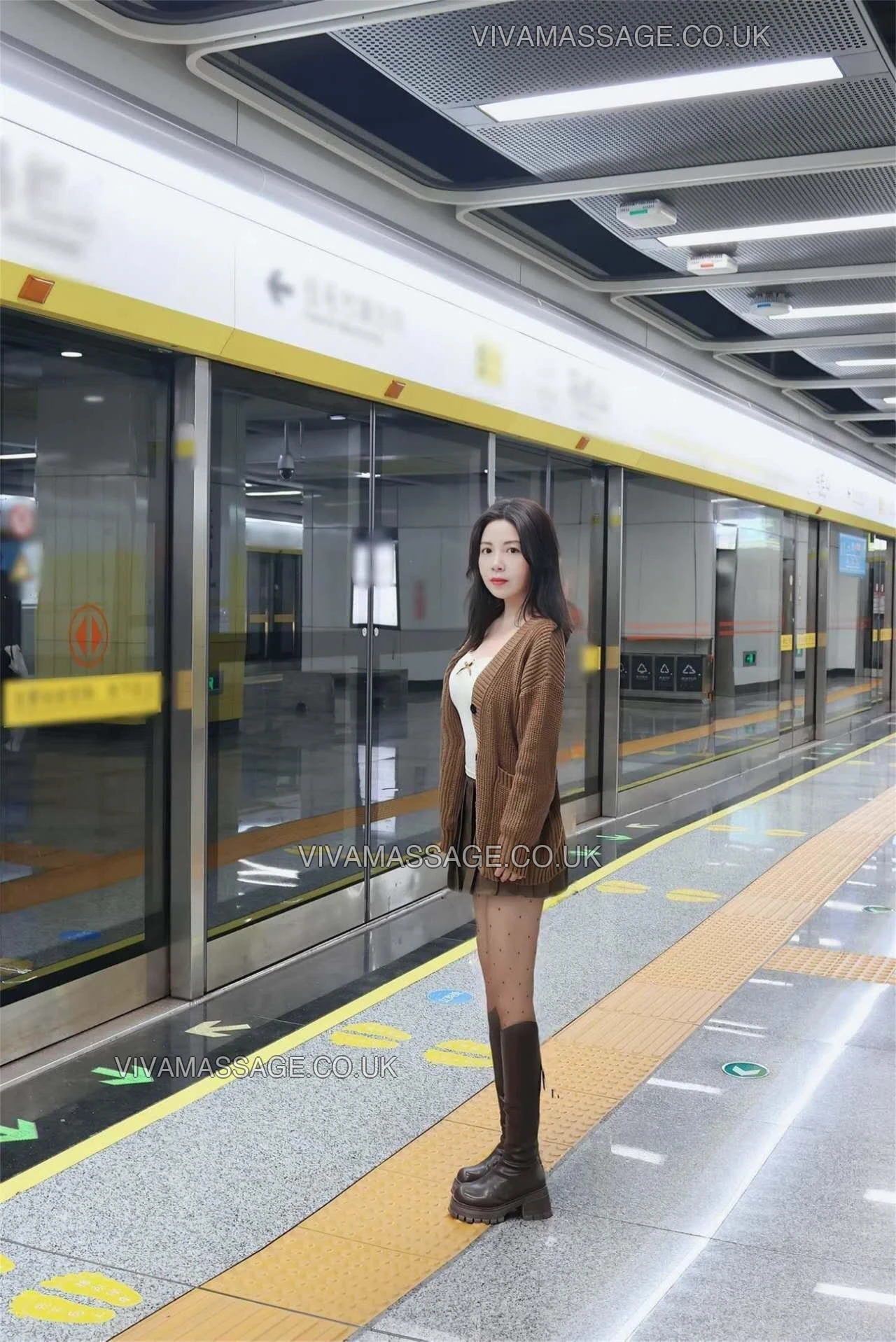 Photo 6 of sexy Asian lili