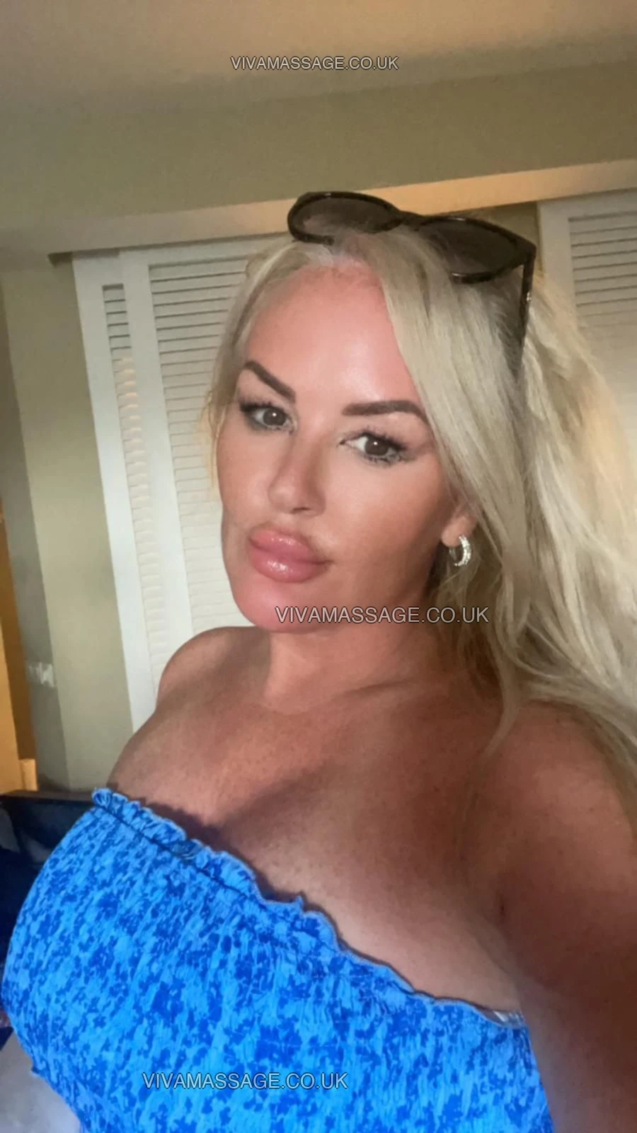 Photo 2 of WELSHBLONDELUCYXXX