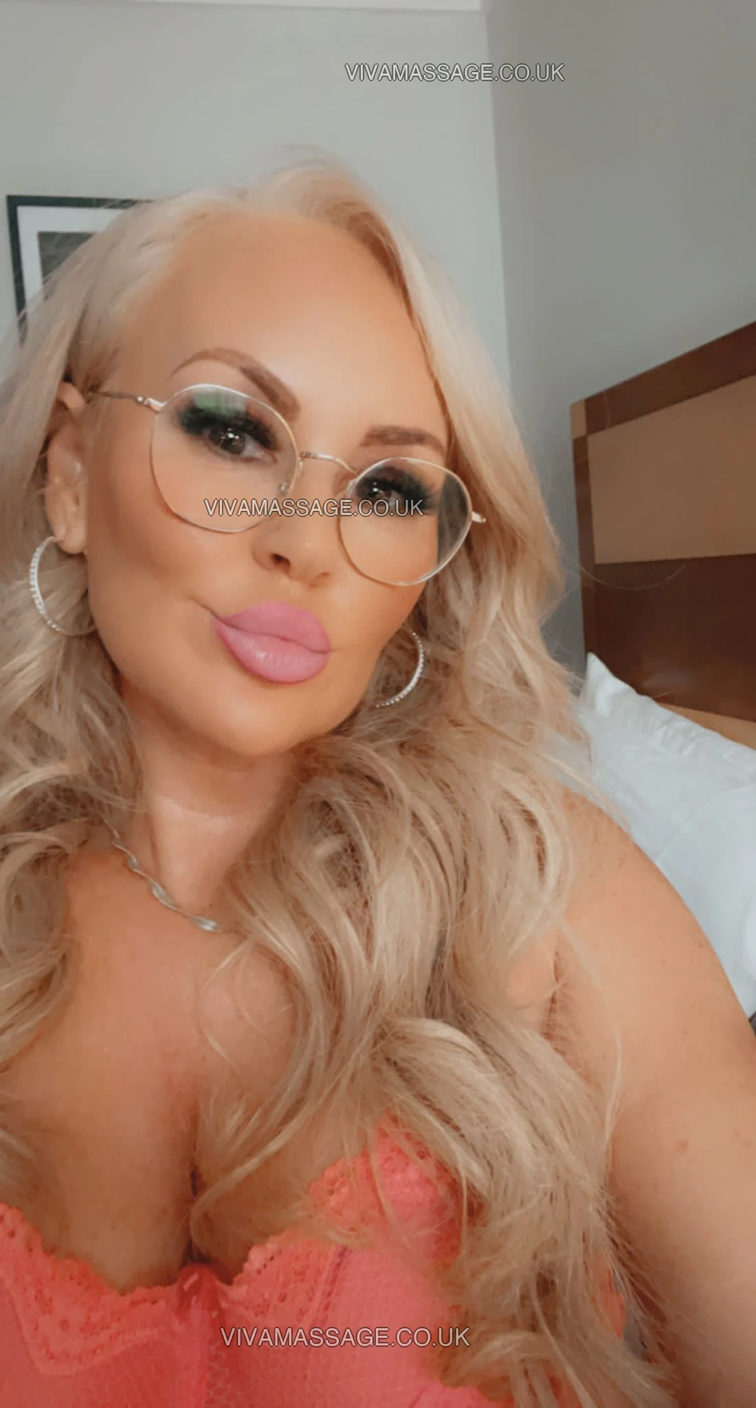 Photo 9 of WELSHBLONDELUCYXXX