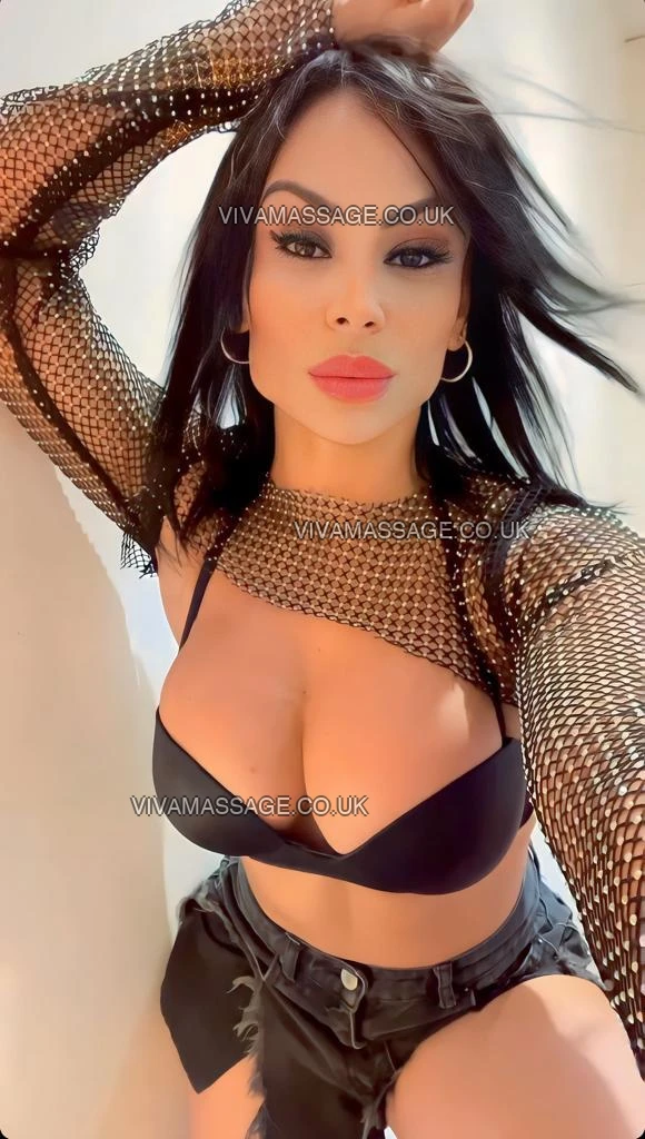 Photo 73 of Anitta_Larissa