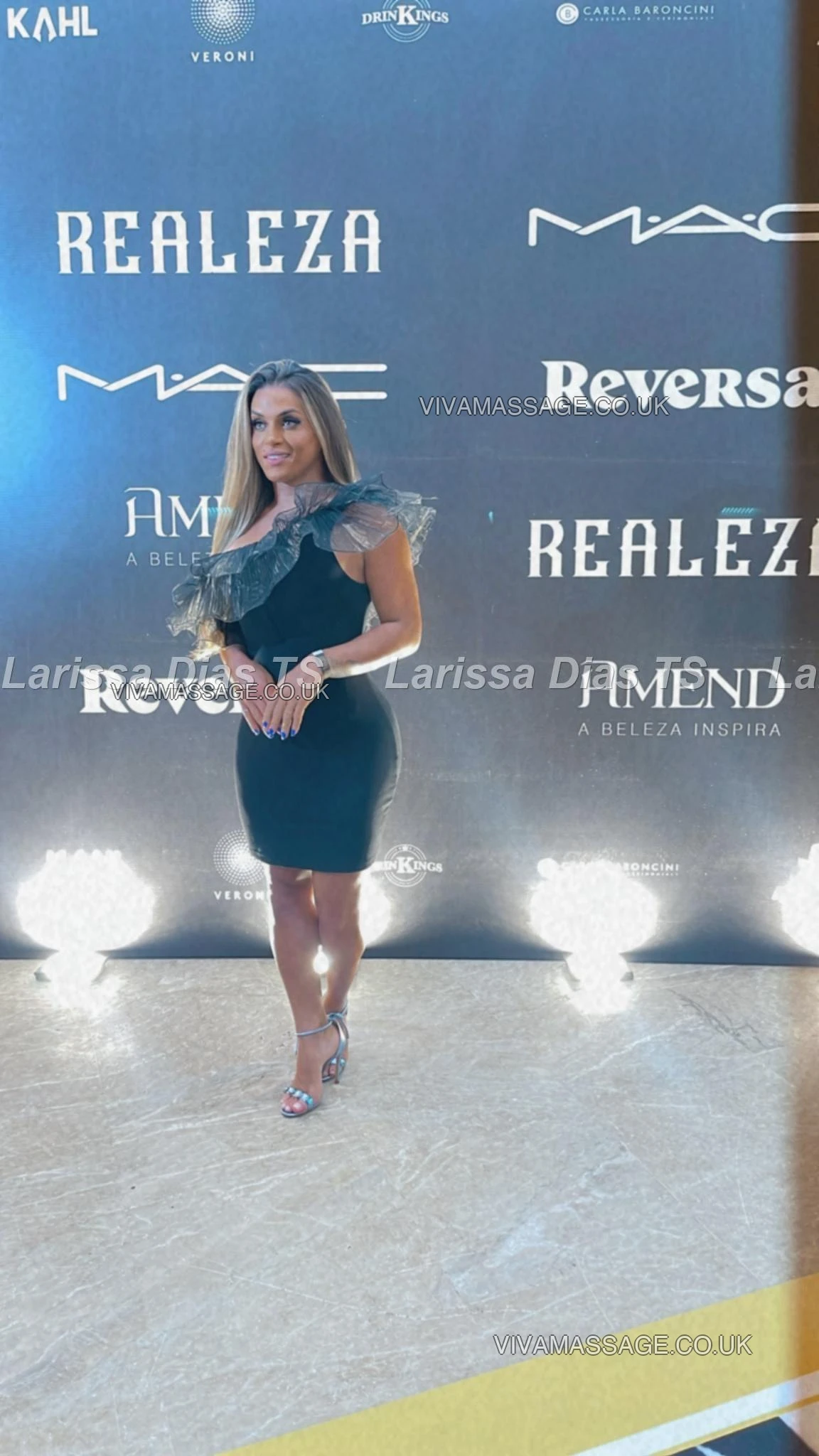 Photo 2 of Larissa Dias TS