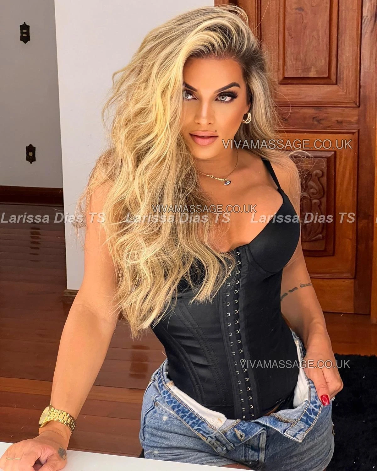 Photo 4 of Larissa Dias TS