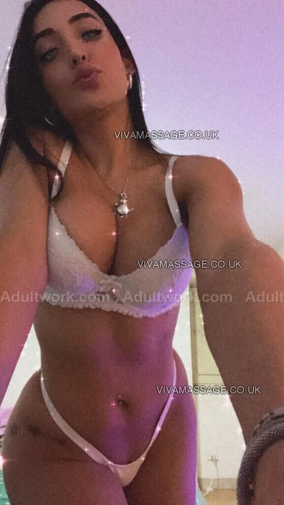 Photo 16 of Rafaella Lux