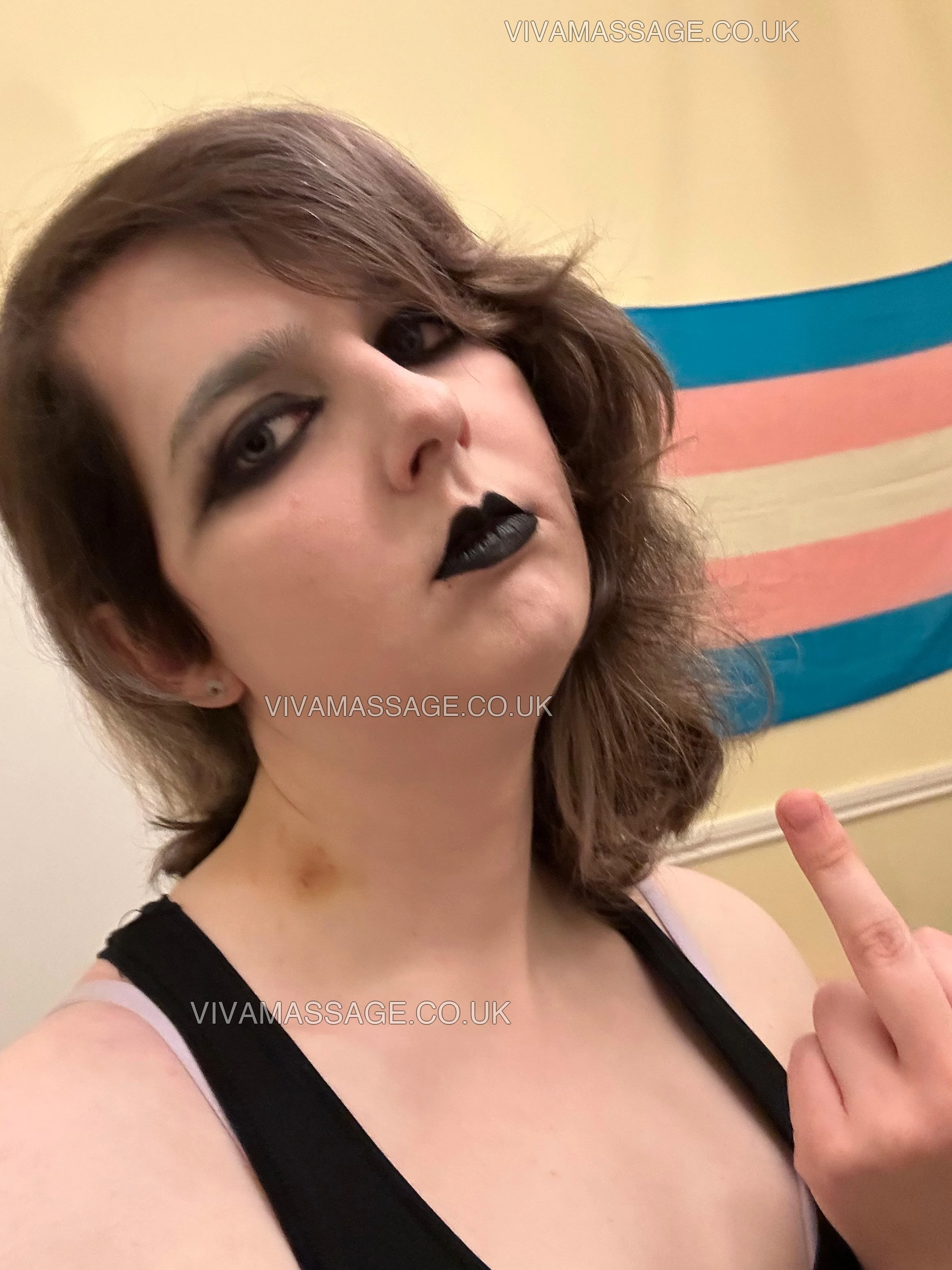 Photo 8 of Violet_Kiss