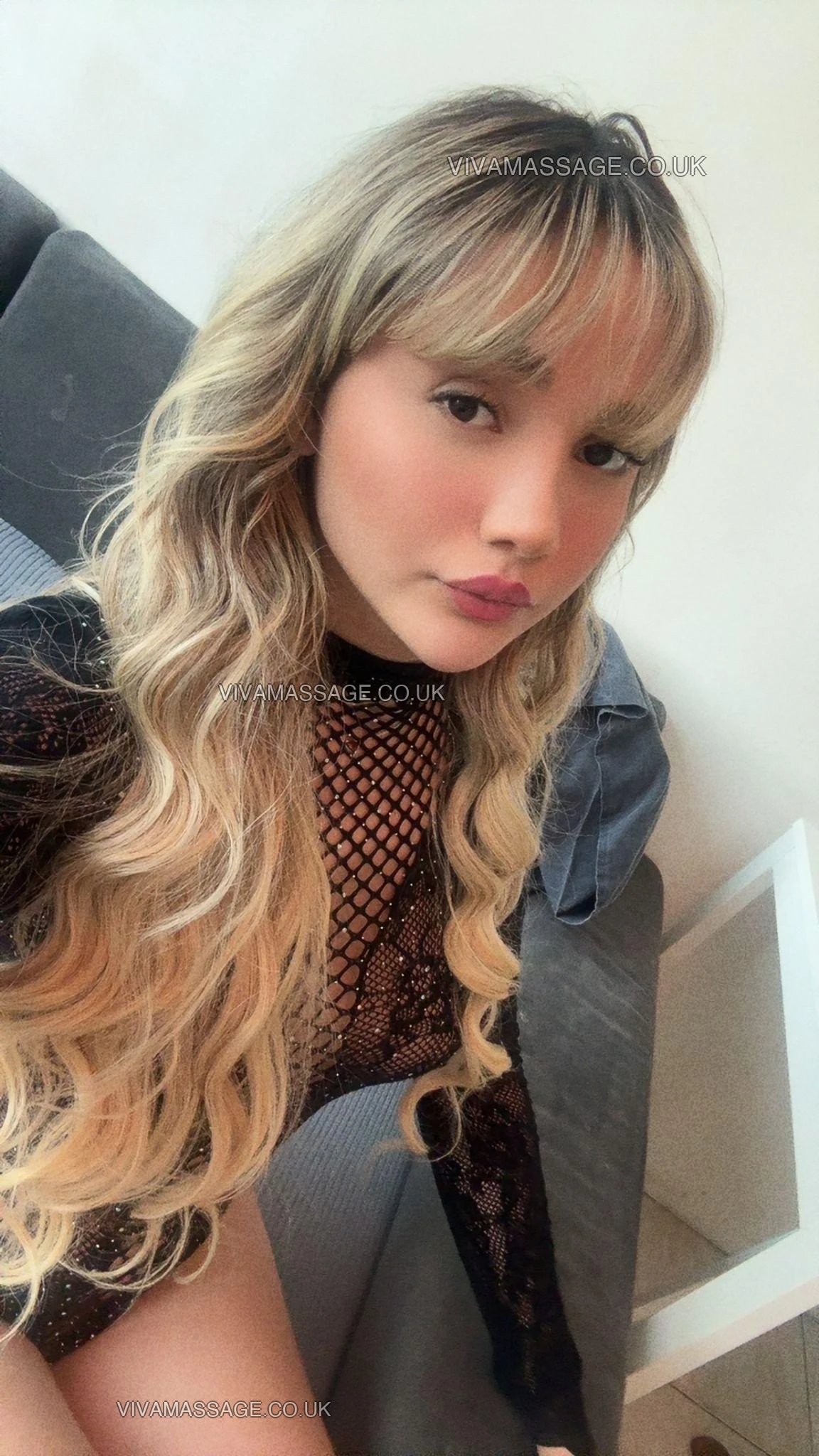 Photo 5 of sexyblondeEmilly