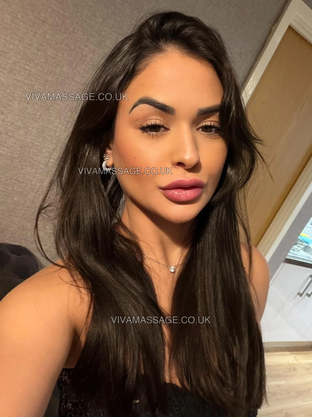 Photo 1 of SCARLET GORGEOUS