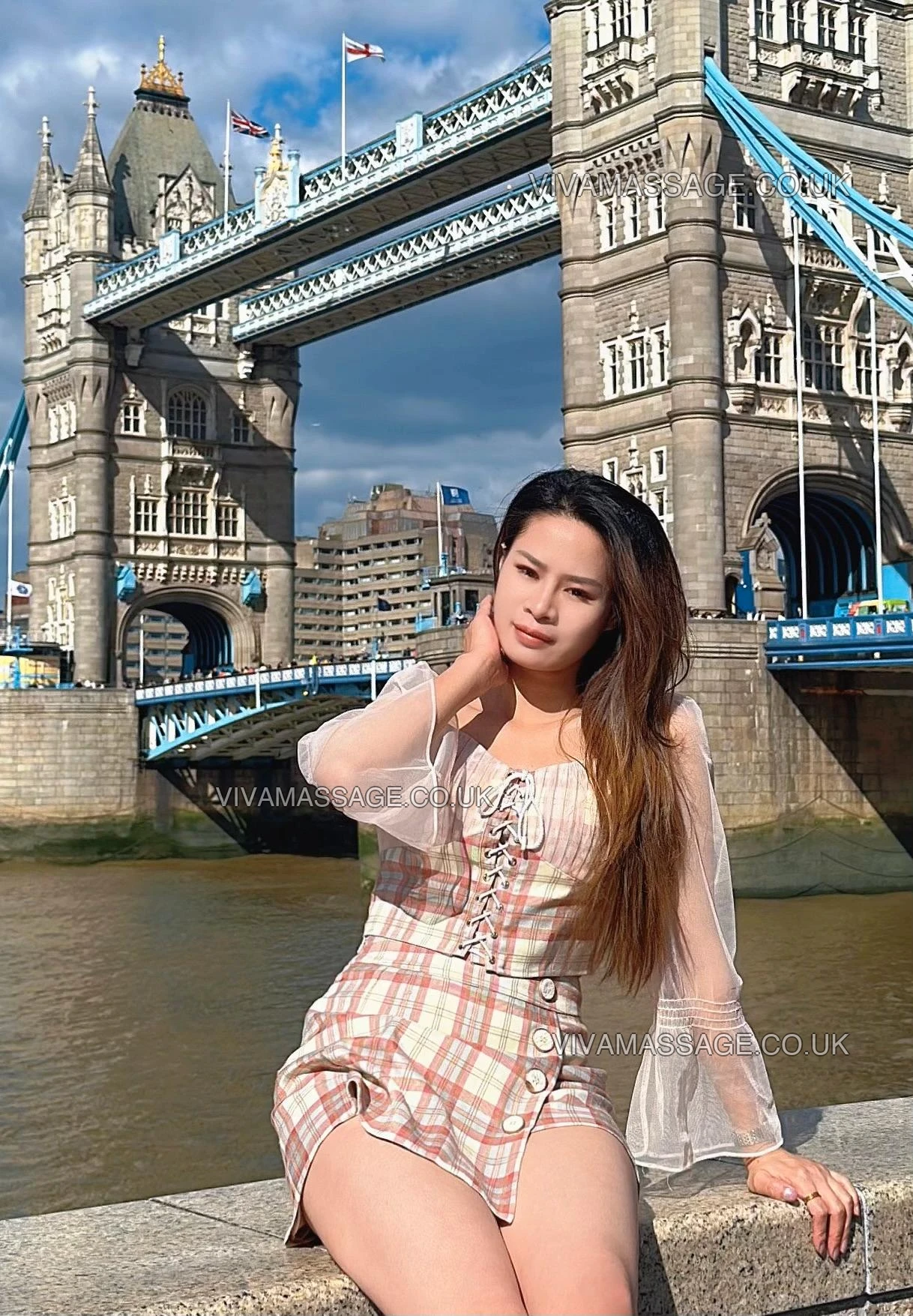 Photo 14 of Feather x