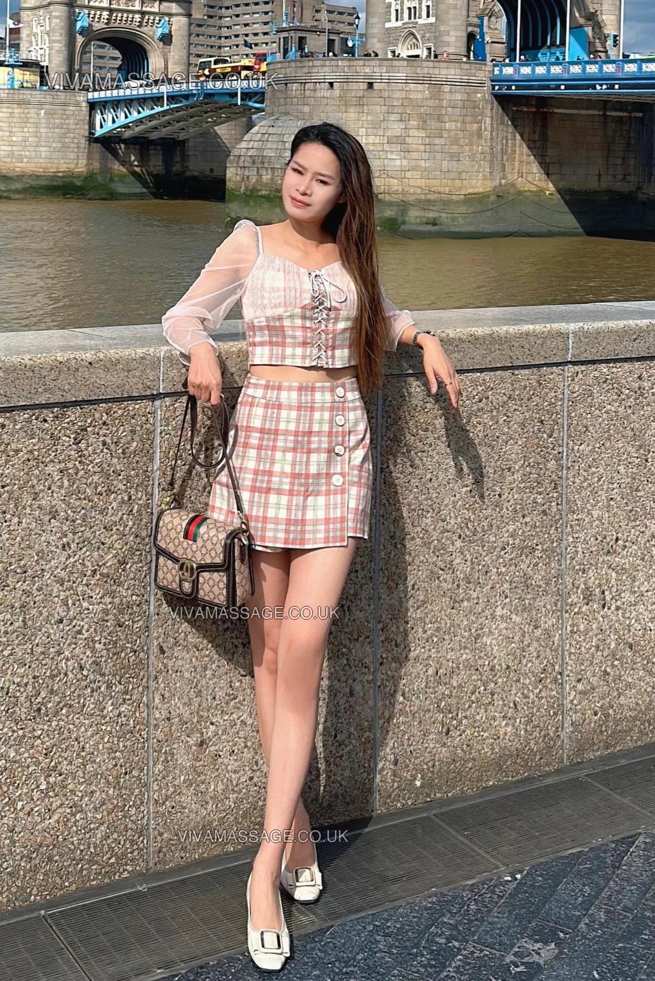 Photo 18 of Feather x