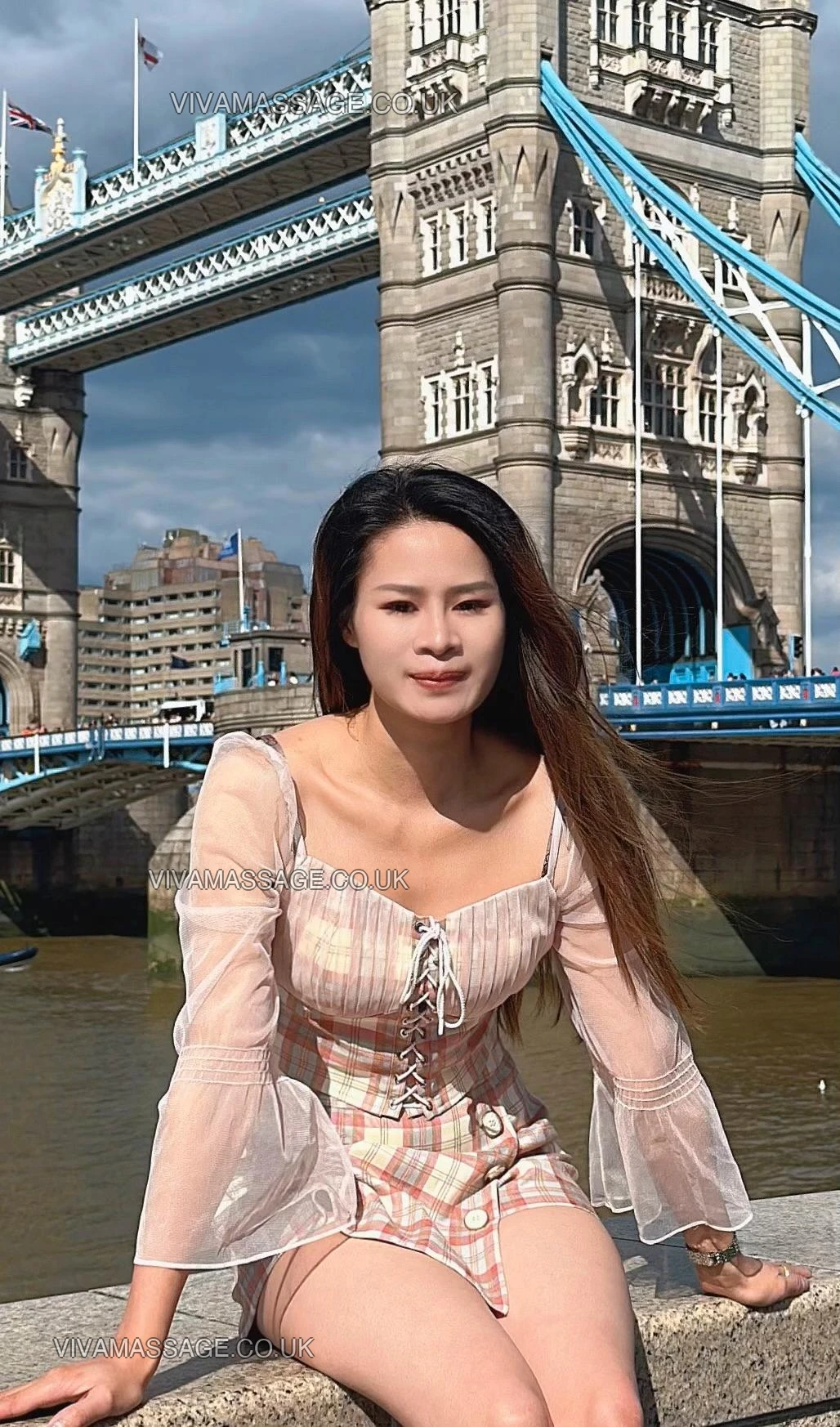 Photo 16 of Feather x