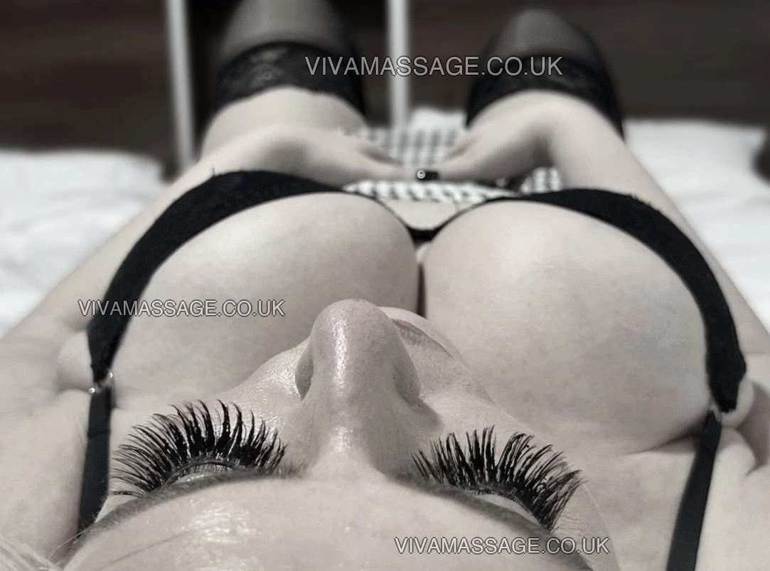 Photo 24 of NaughtyChloe92