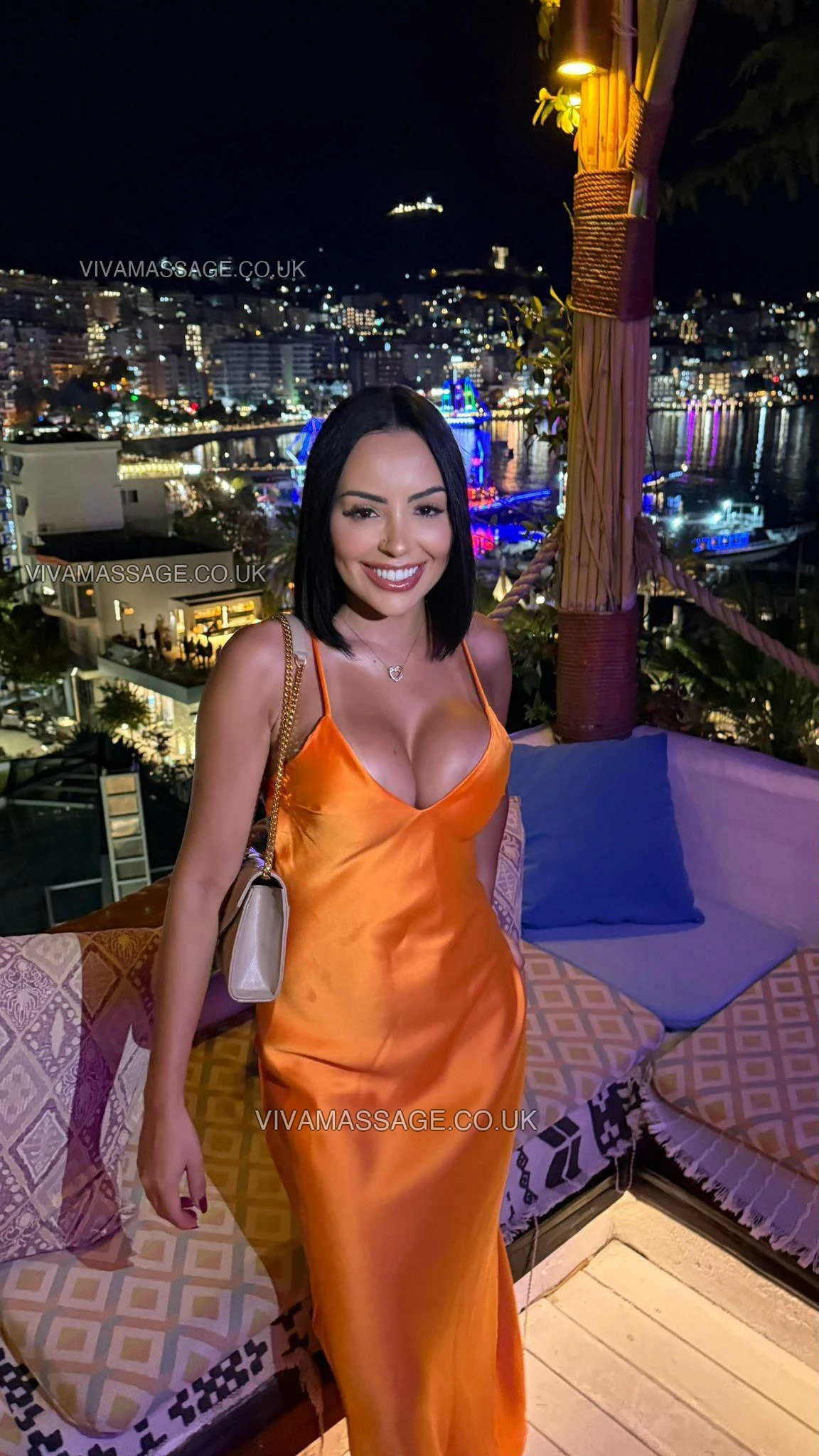 Photo 7 of stunning.bia