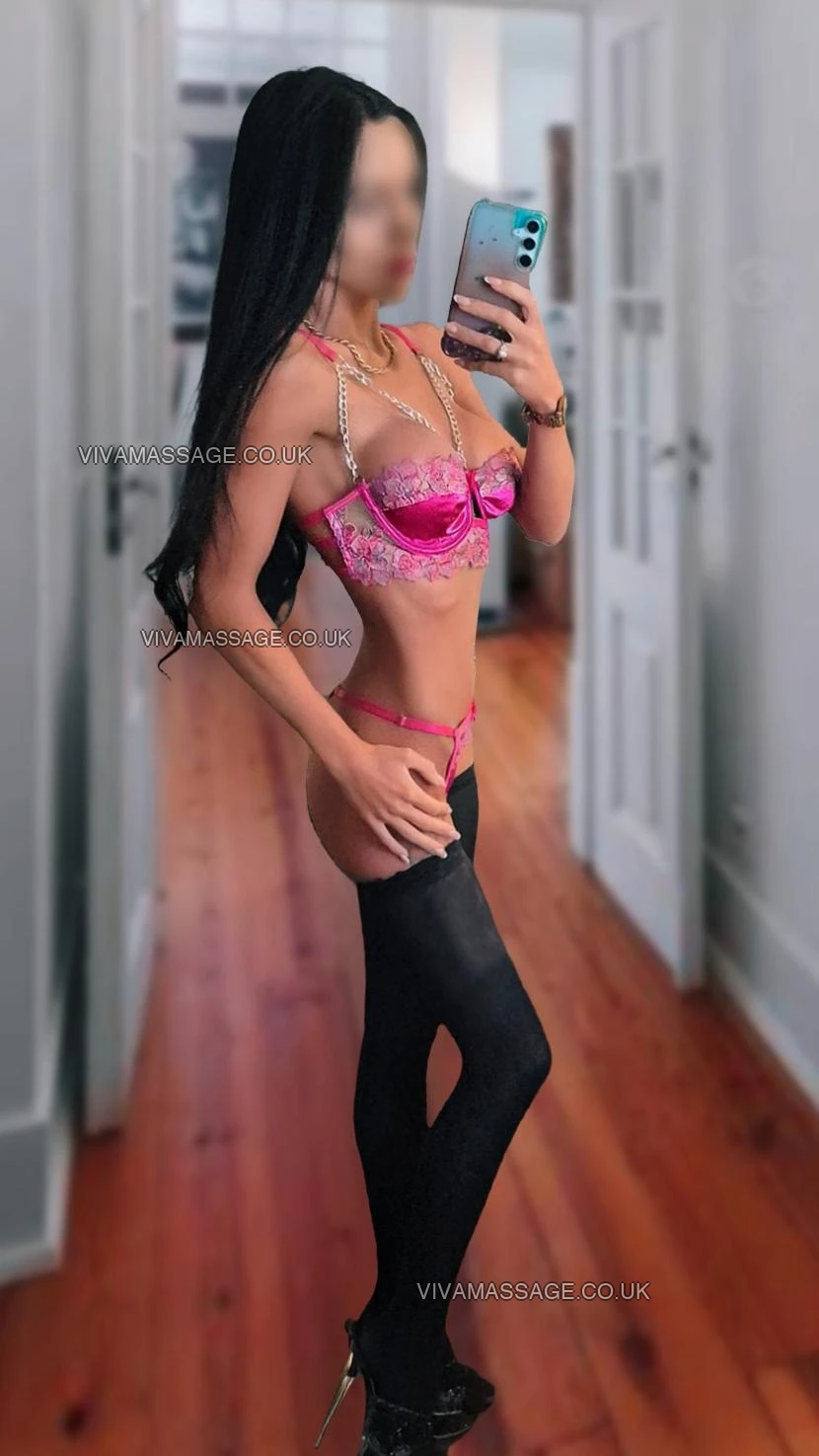 Photo 3 of BritishPrincess1