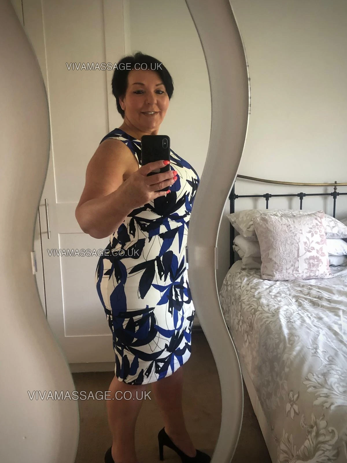 Photo 5 of Saskia Jones