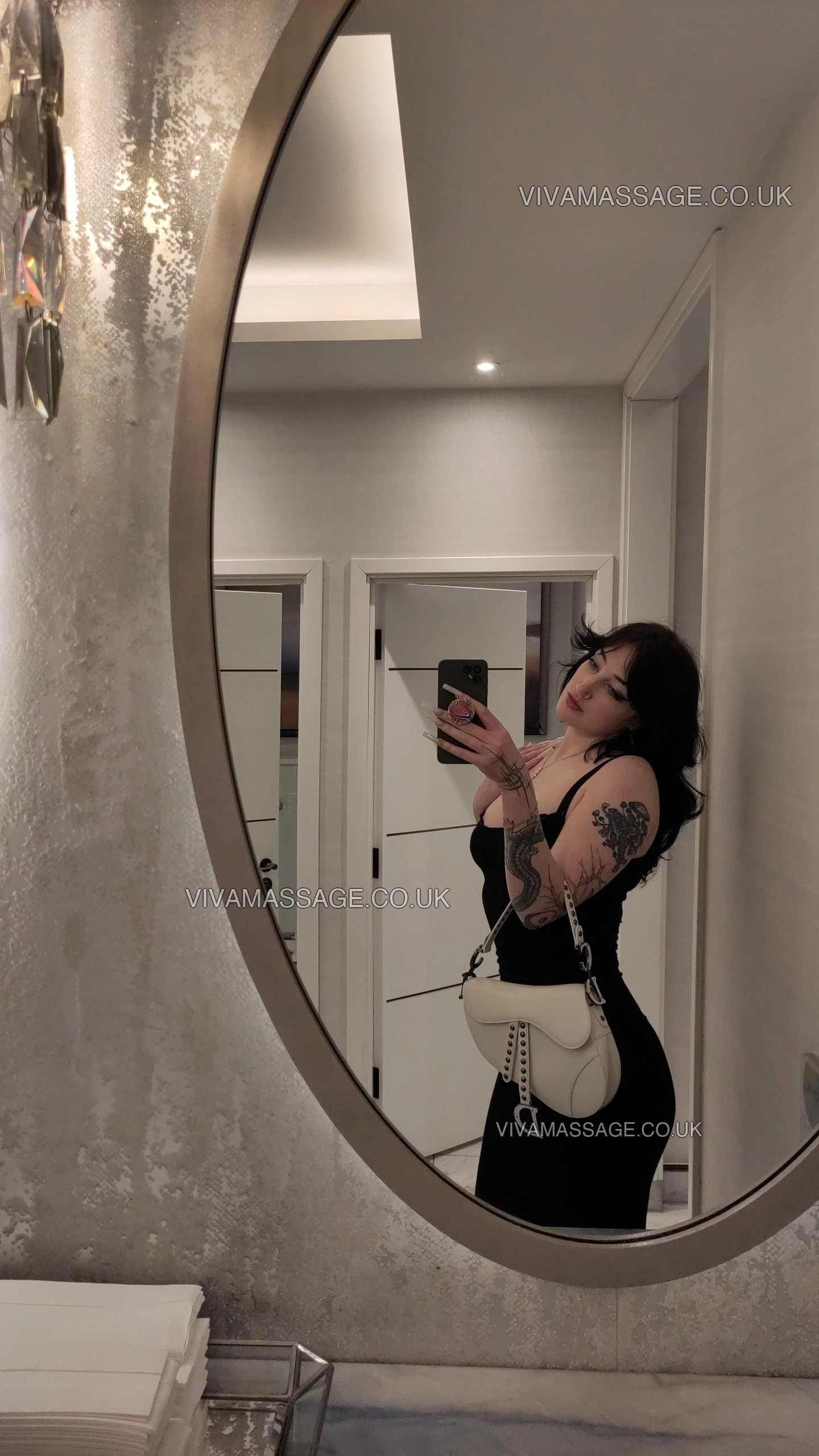 Photo 4 of Miss Mona