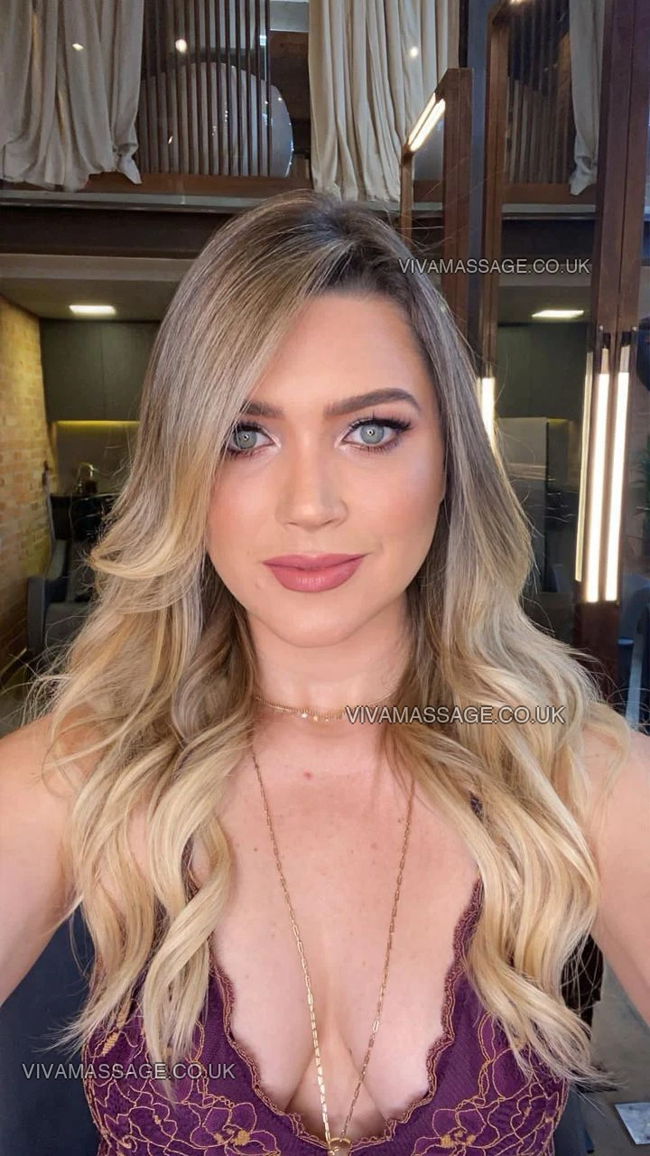 Photo 4 of Top Clara