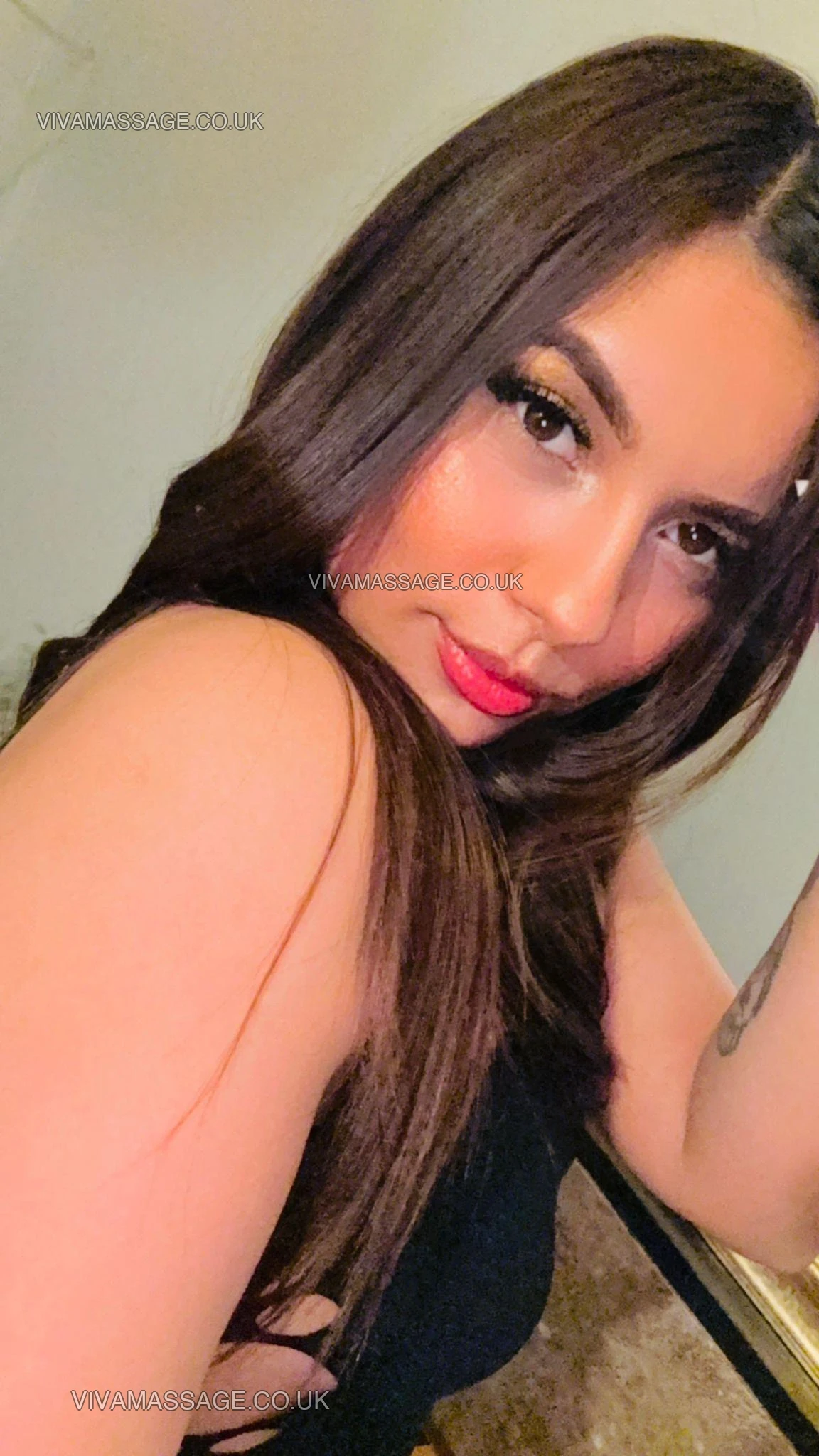 Photo 16 of Laura Sofía Latín