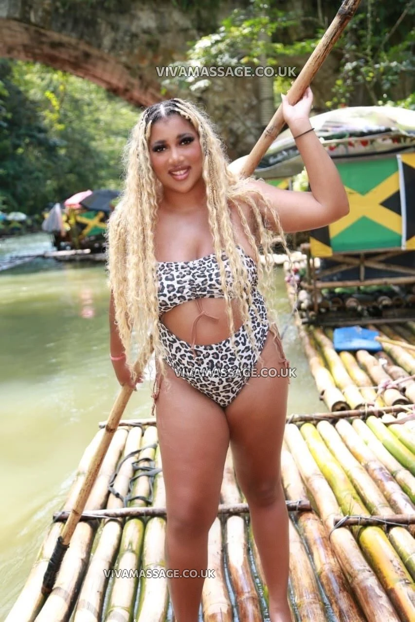 Photo 1 of Partygirl Chelsea 