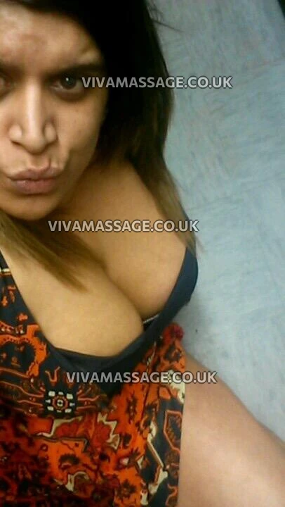 Photo 2 of indianmilfnikki24