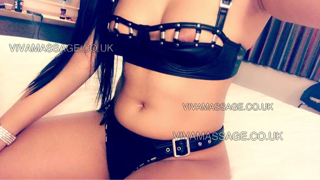 Photo 17 of HayleyEnglish567x