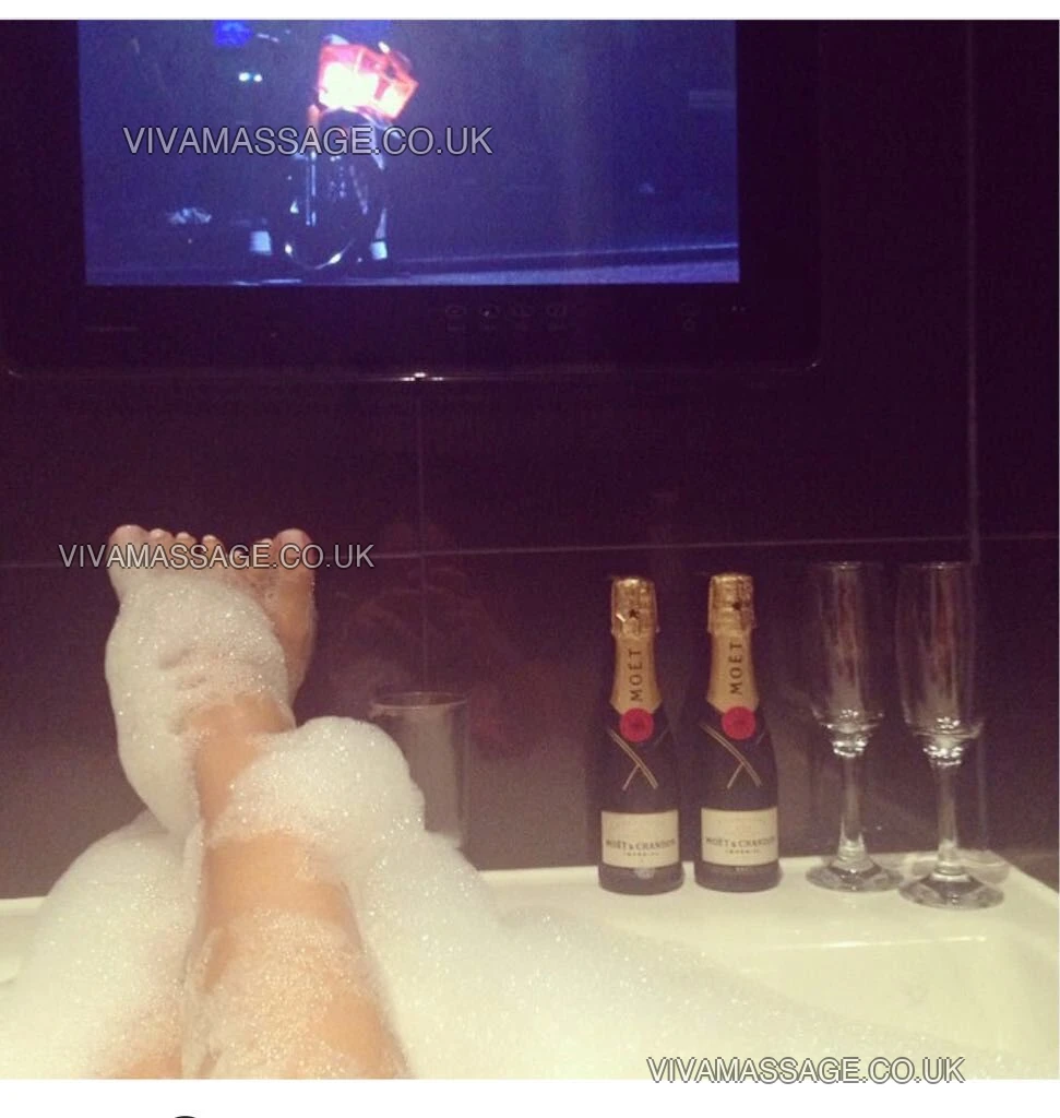 Photo 19 of HayleyEnglish567x