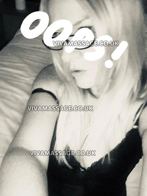 Photo 33 of roxiexx ENGLISH