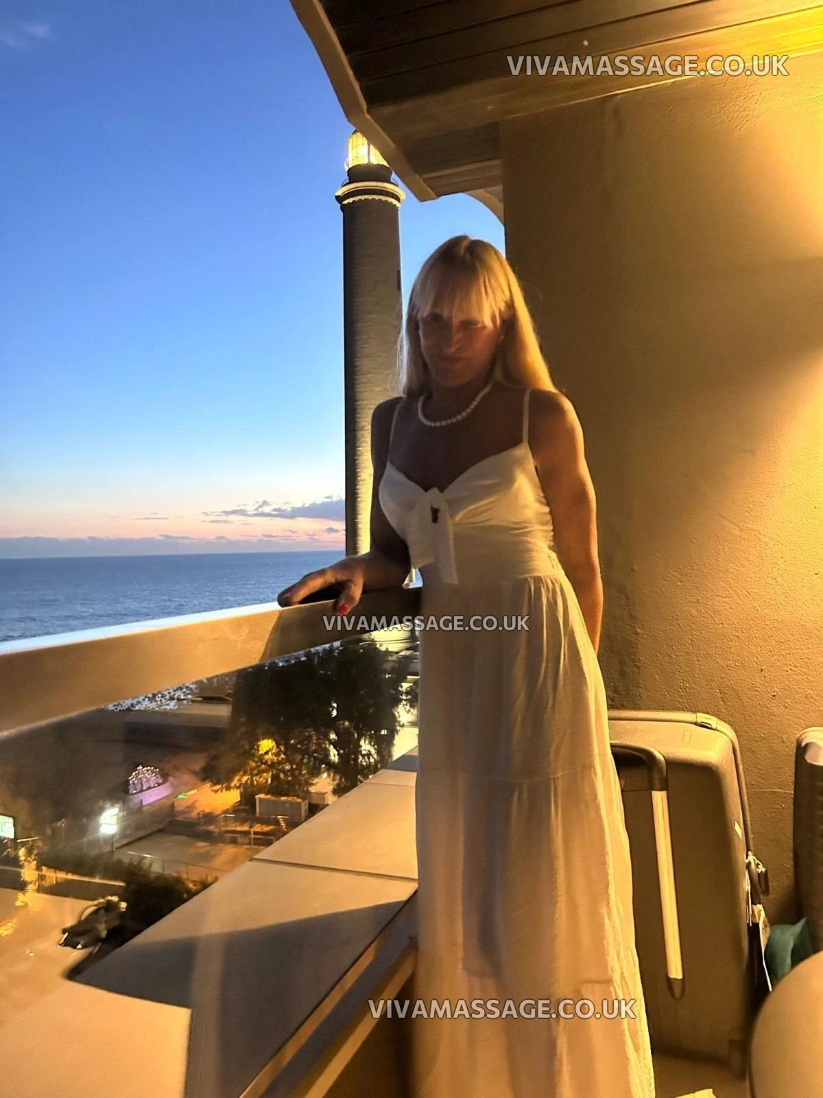 Photo 1 of posh girl