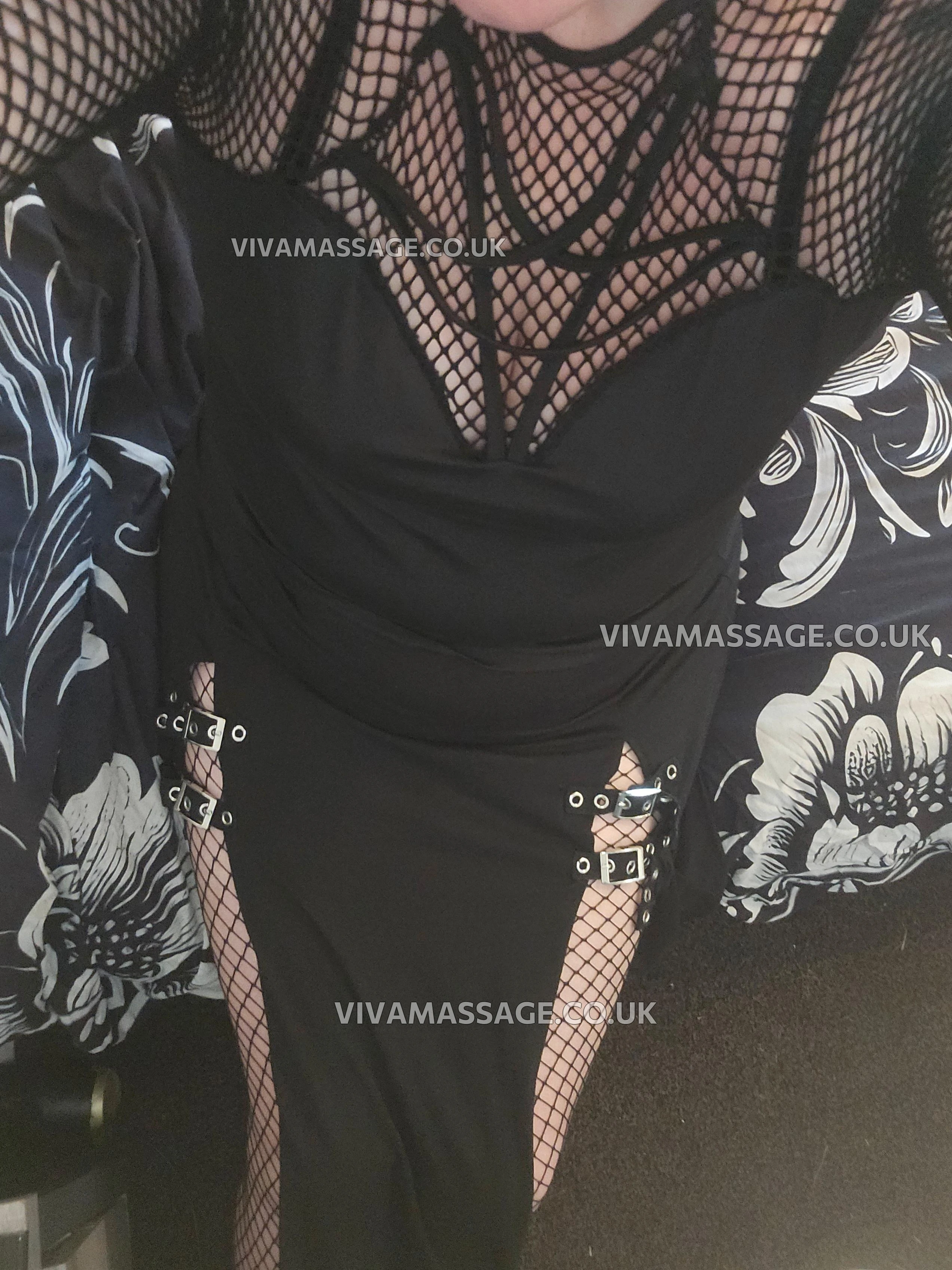 Photo 22 of HotAyrshirelass01