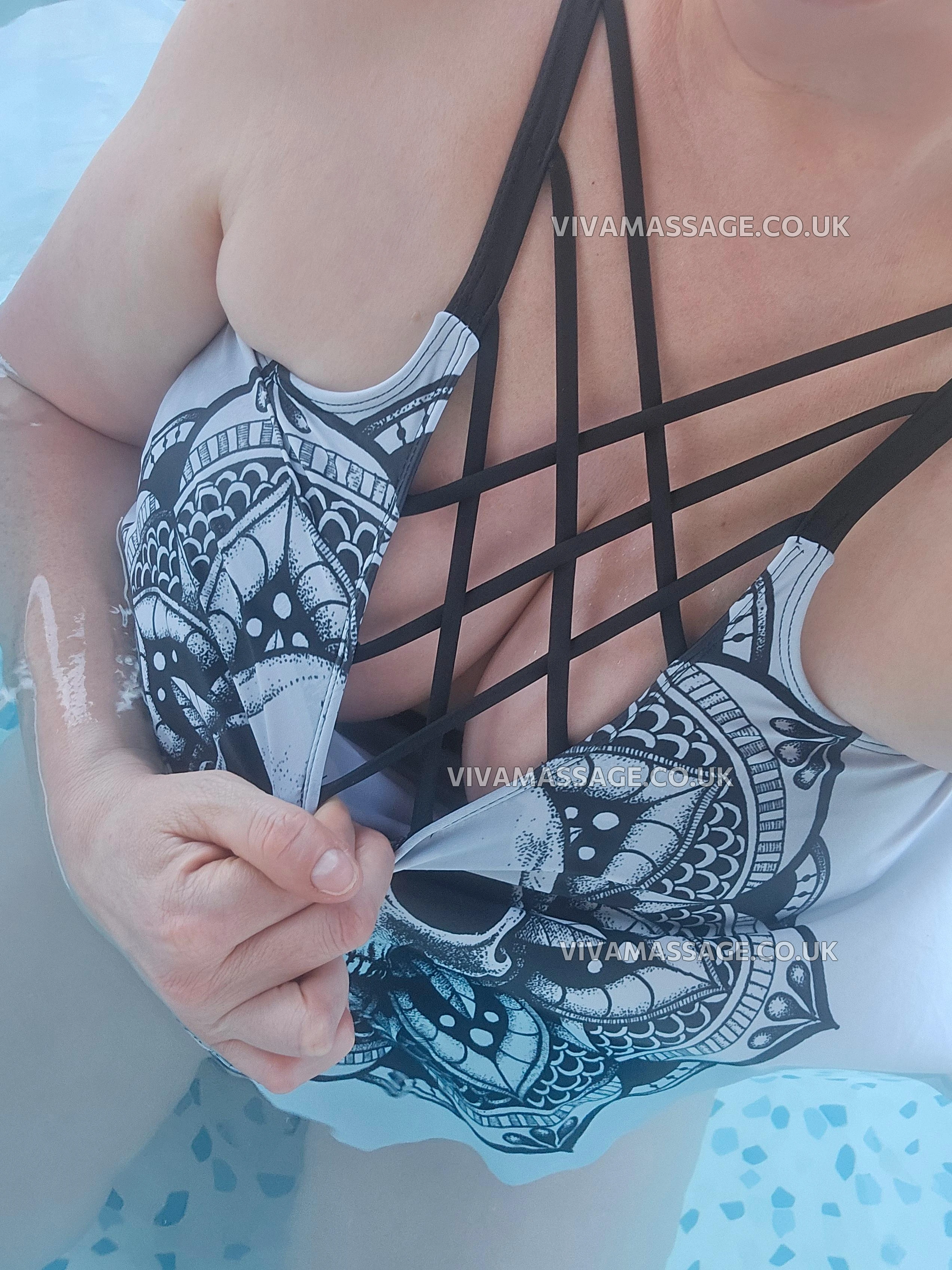 Photo 44 of HotAyrshirelass01