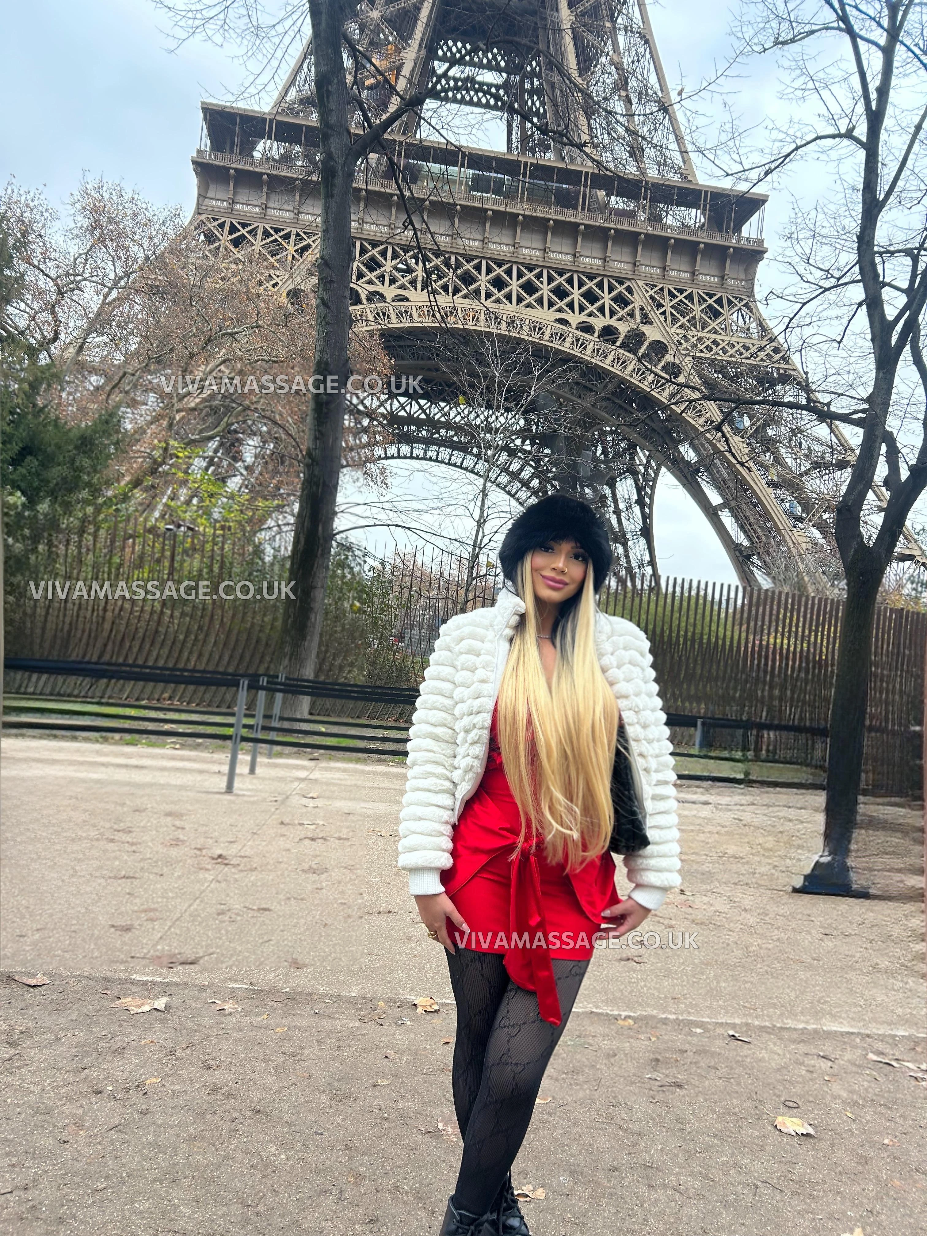 Photo 33 of GiovanaPartyGirl