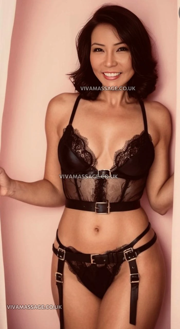 Photo 4 of Fuzzy_katdoll